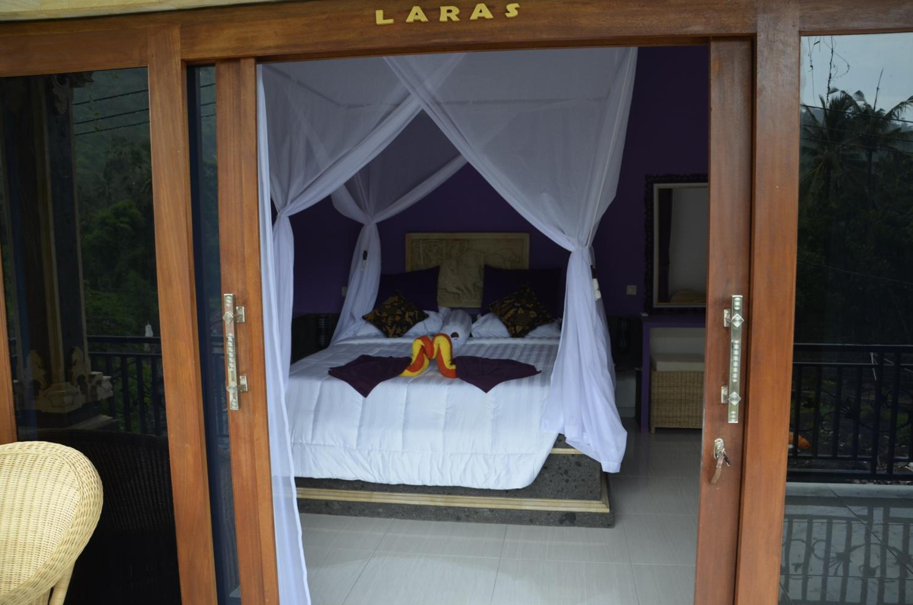 Double Room with Patio - Photo 15