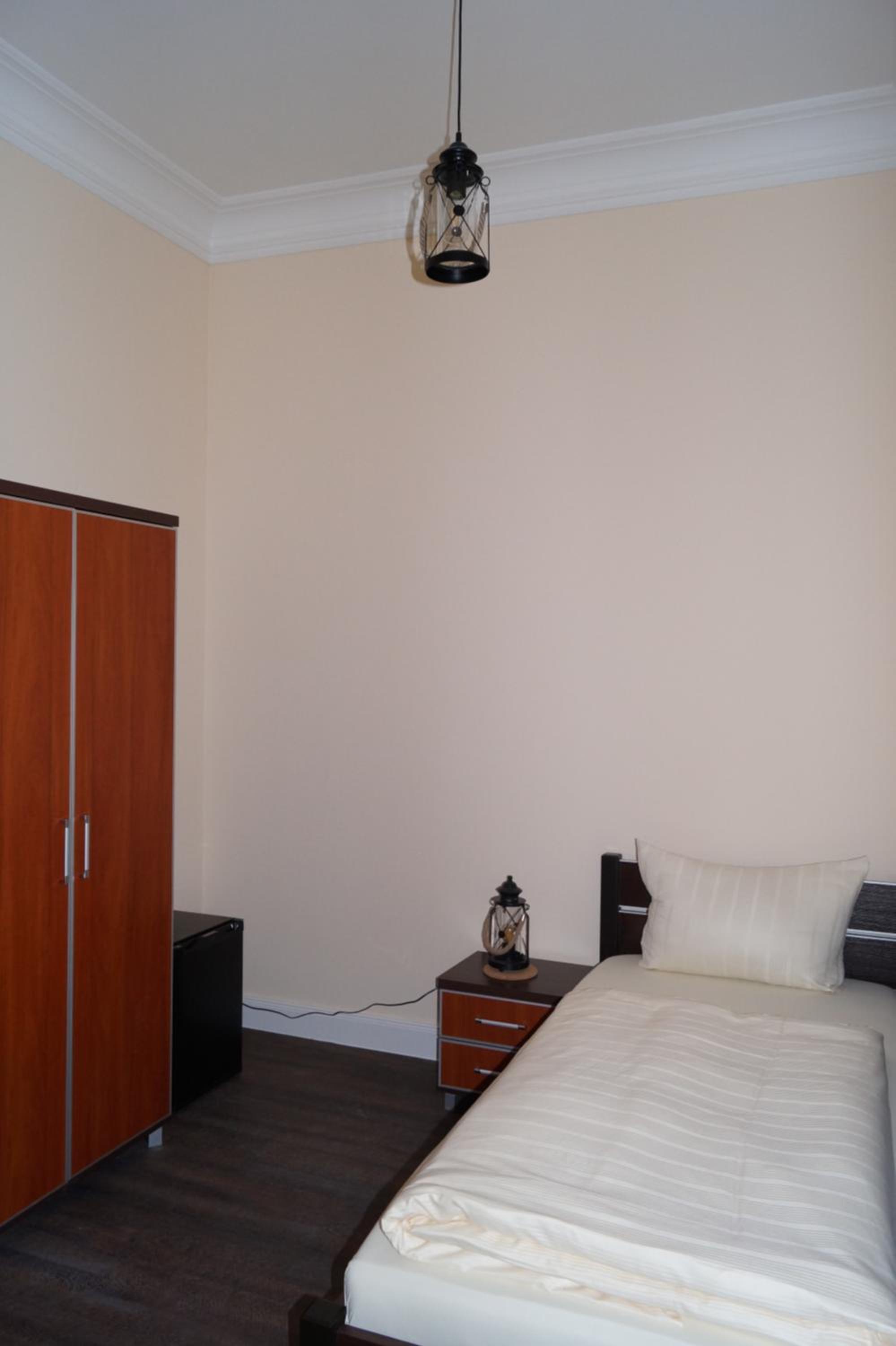 Quadruple Room with Private Bathroom - Photo 4