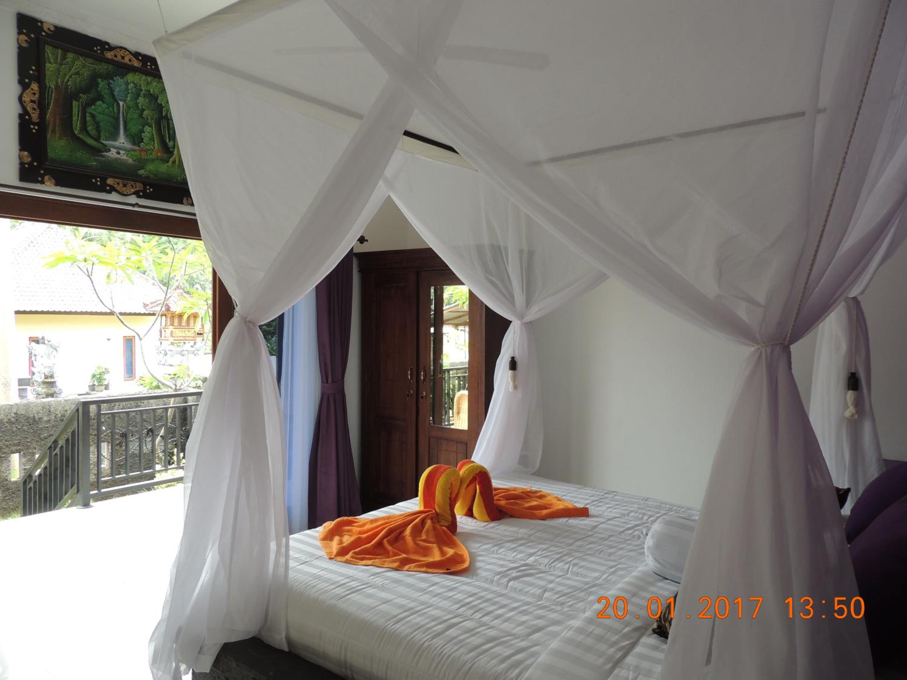 Double Room with Patio - Photo 10