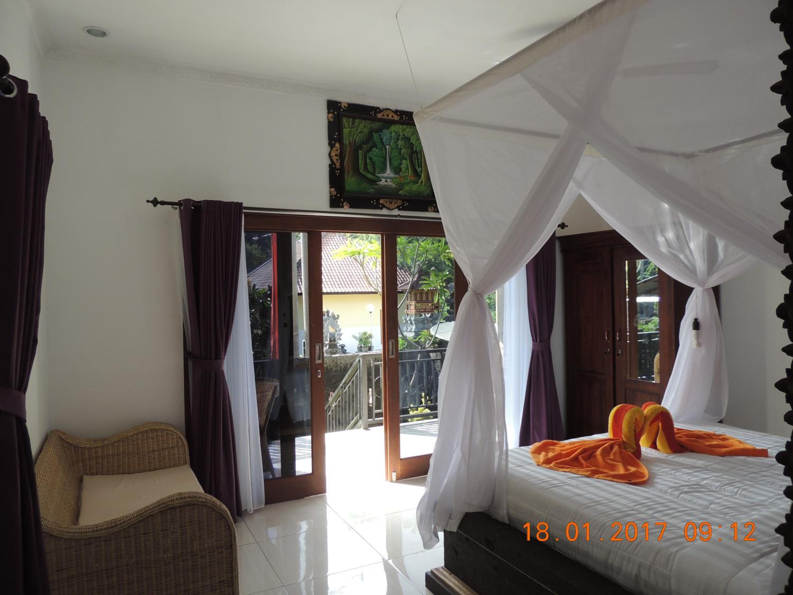Double Room with Patio - Photo 8