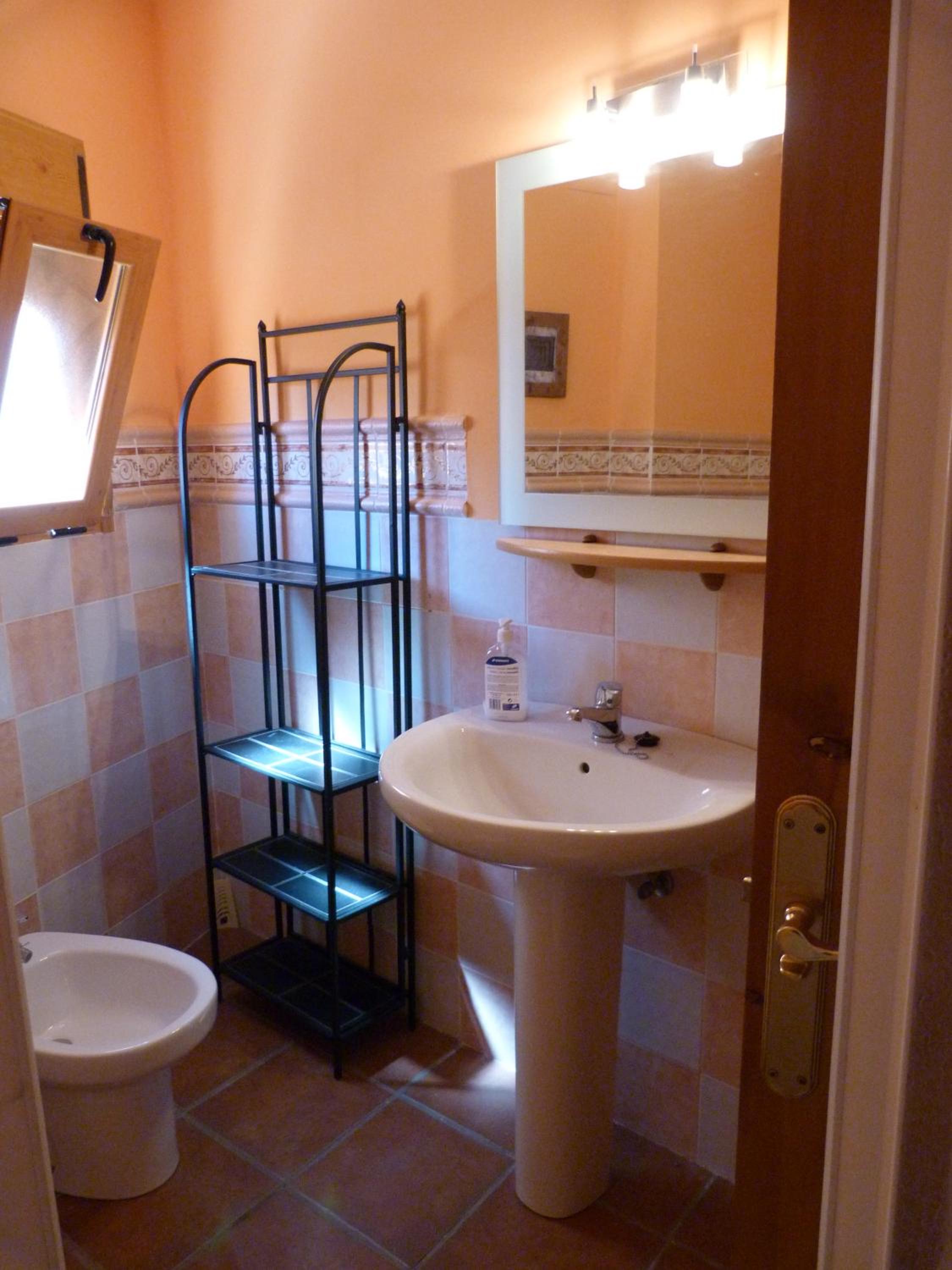 Two-Bedroom House - Photo 14