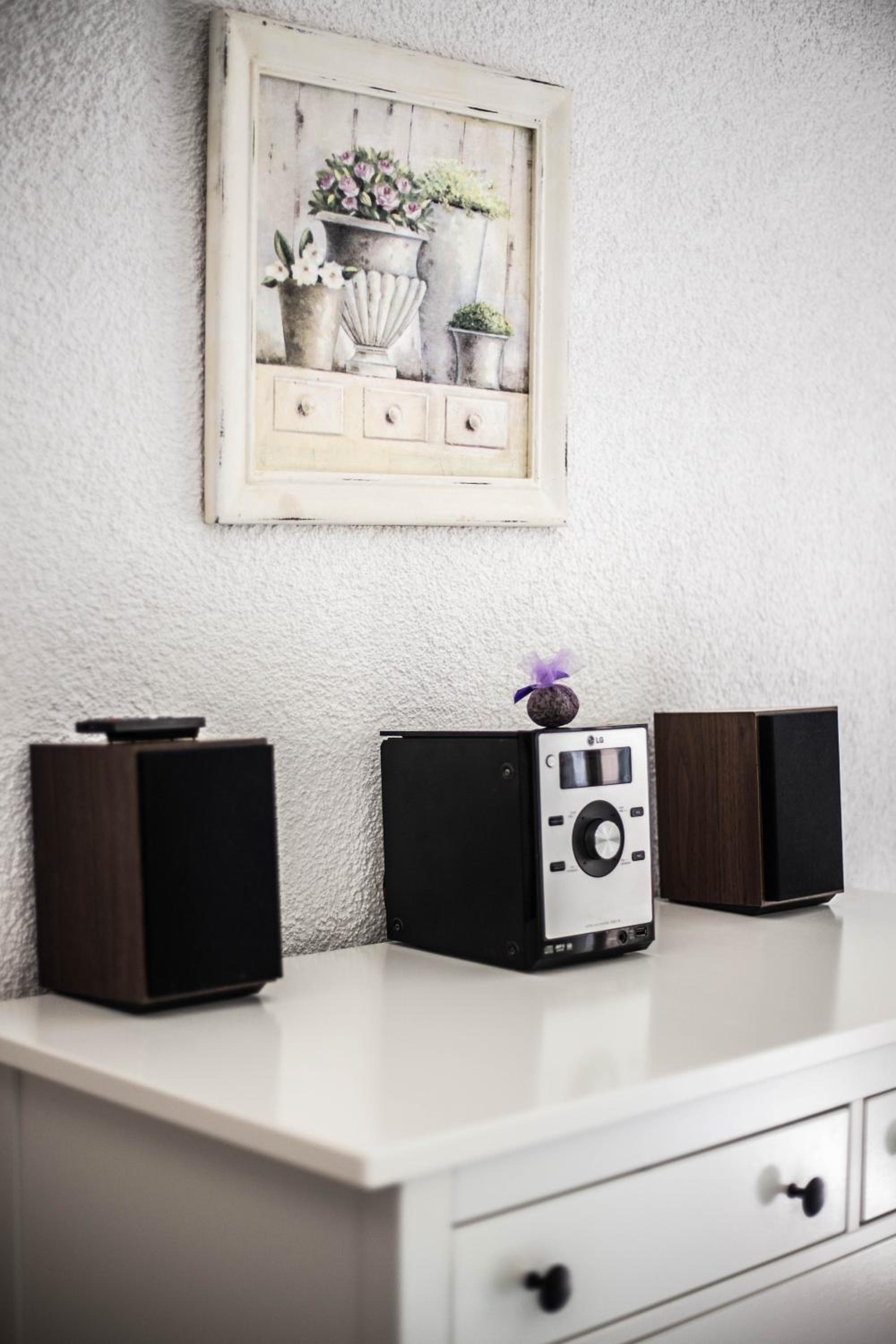 Apartment photo 2