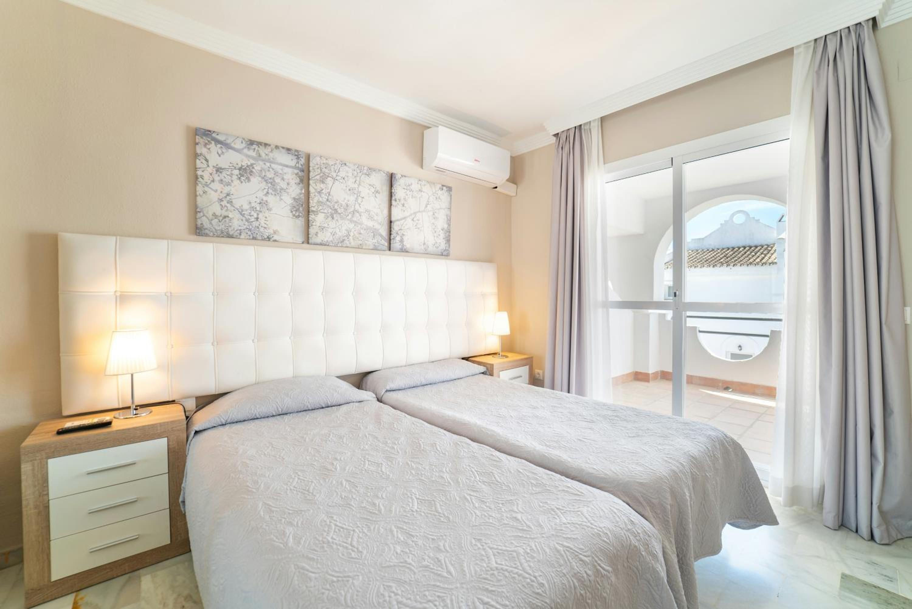 One-Bedroom Apartment with Terrace photo 1