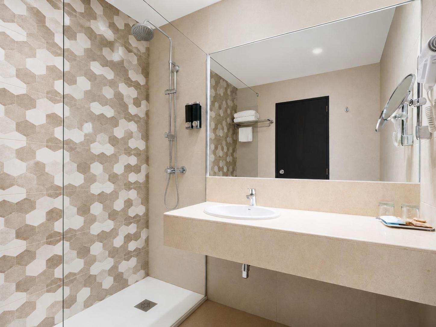 Superior Twin Room photo 3