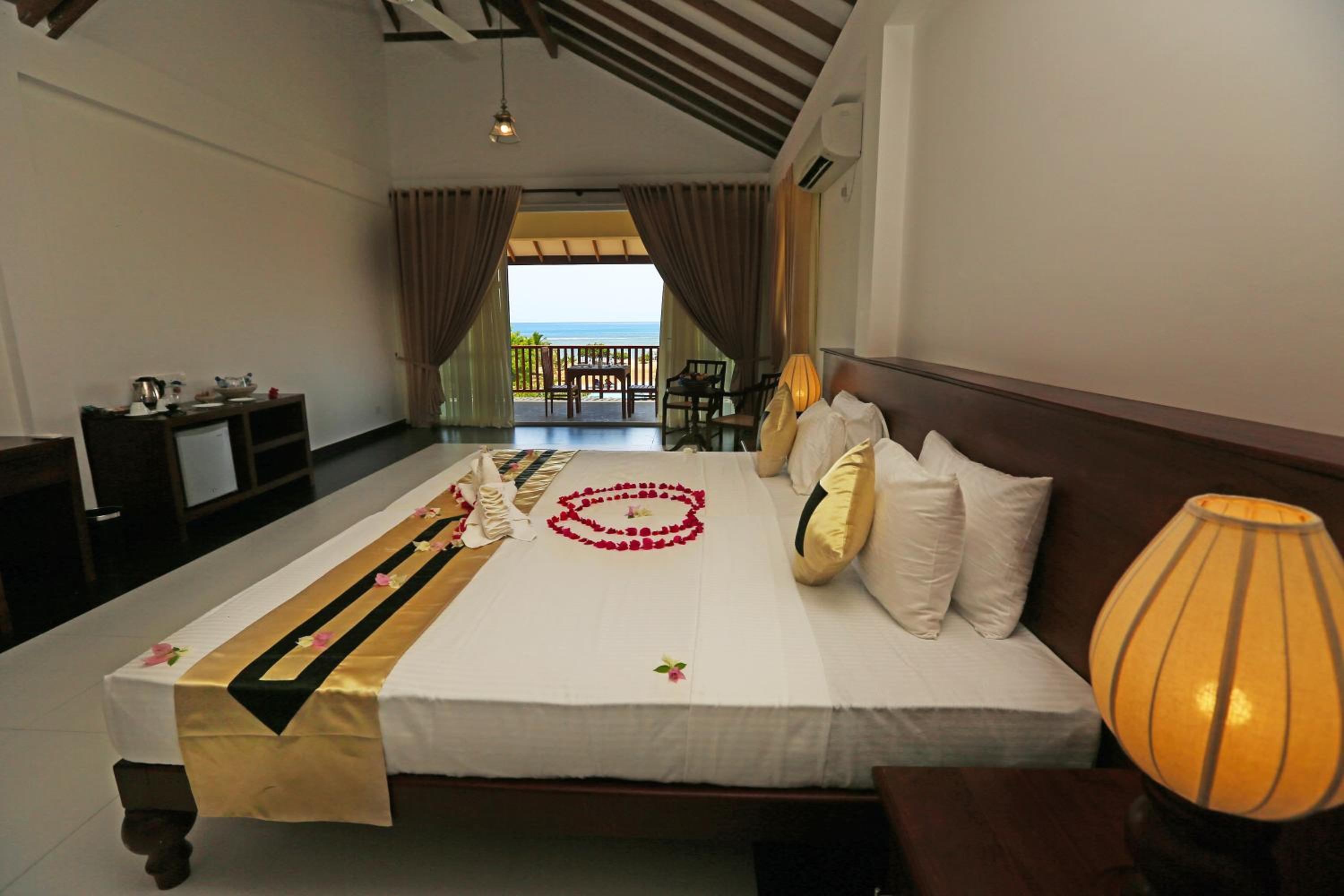 Villa - Beach Front - Photo 10