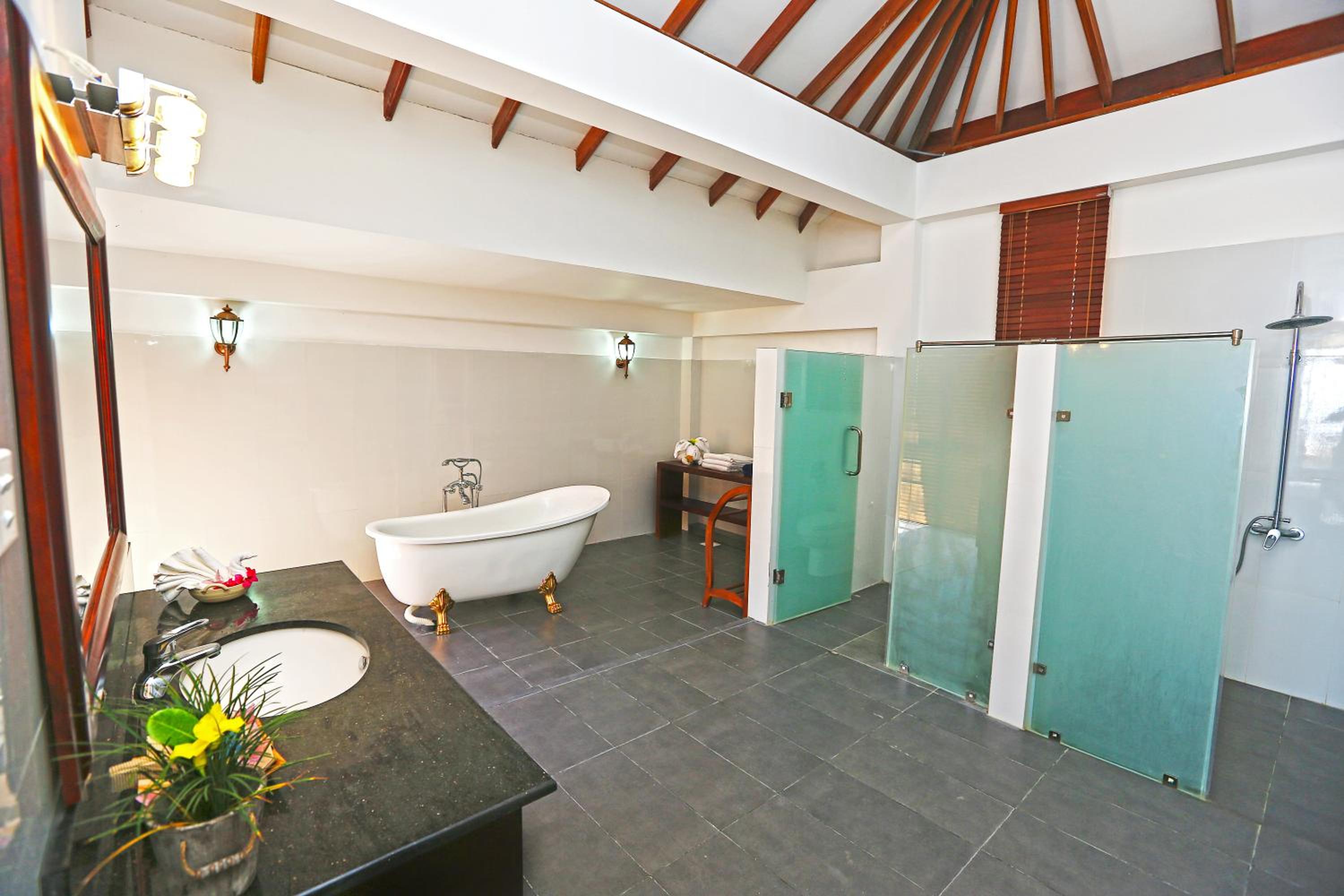 Villa - Beach Front - Photo 7