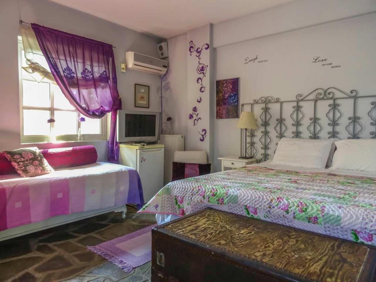 Triple Room with Bathroom - Photo 1