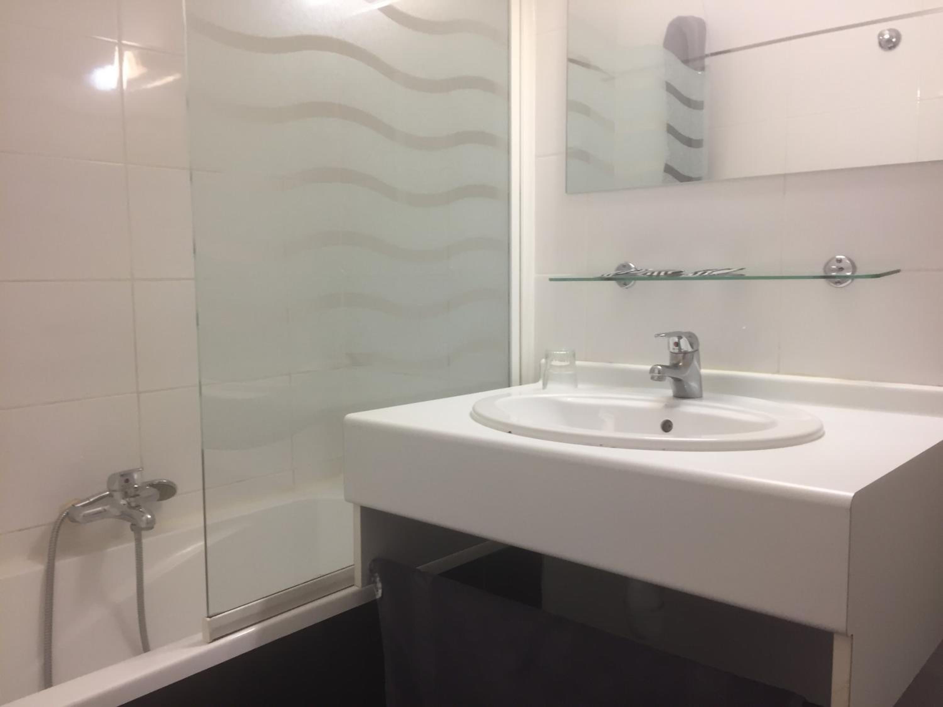 Double Room - Photo 15