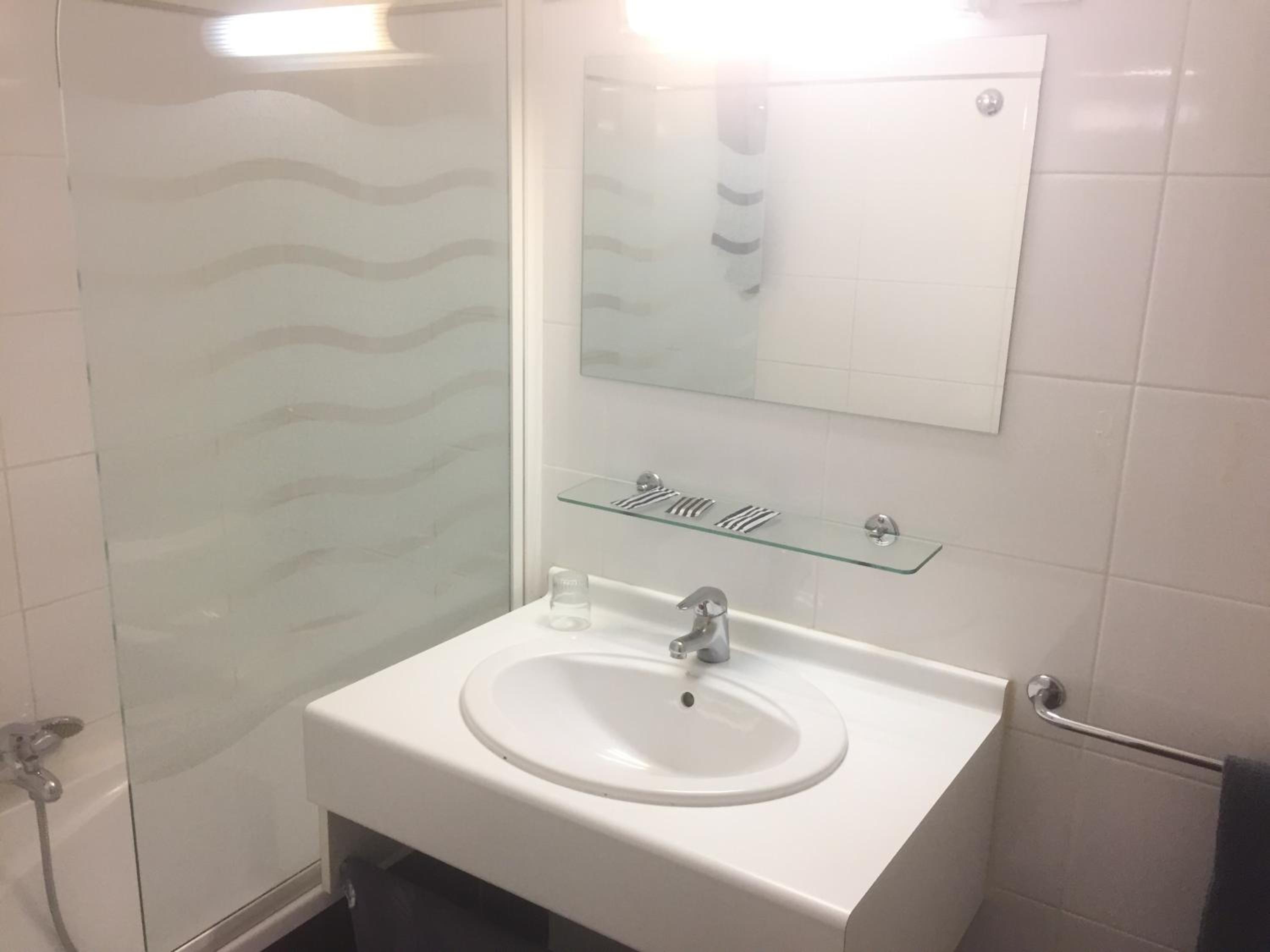 Double Room - Photo 14