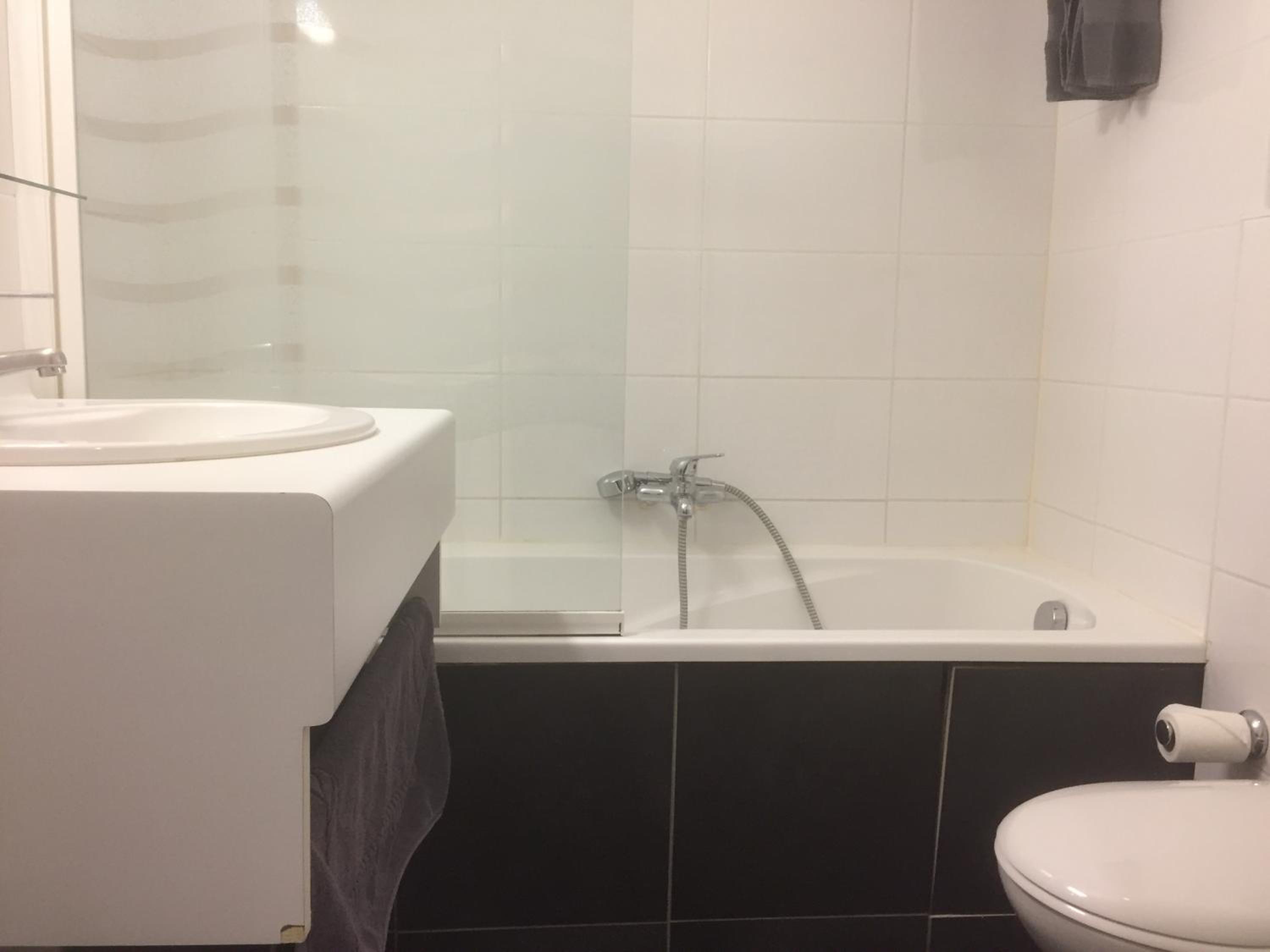 Double Room - Photo 12