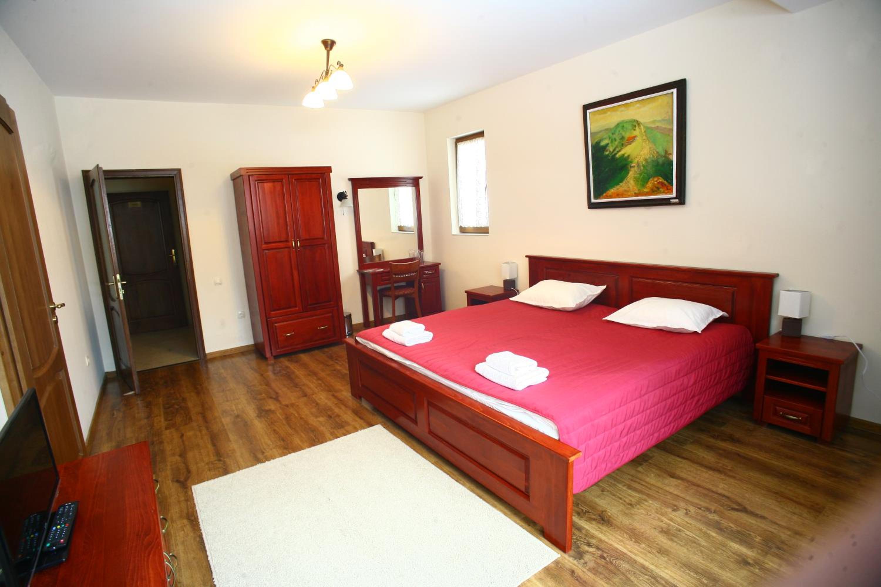 Deluxe King Suite