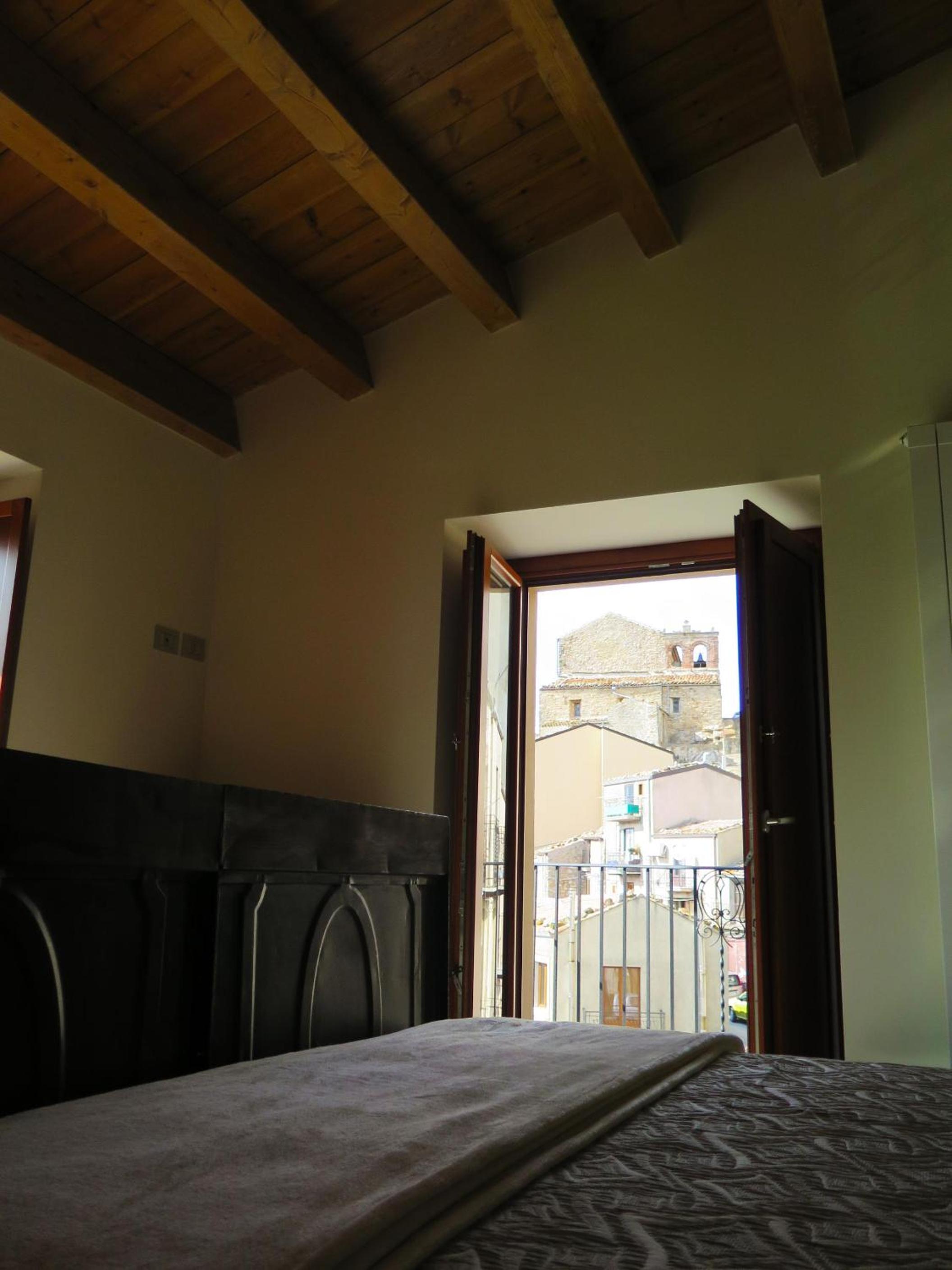 Triple Room with Private Bathroom - Photo 6