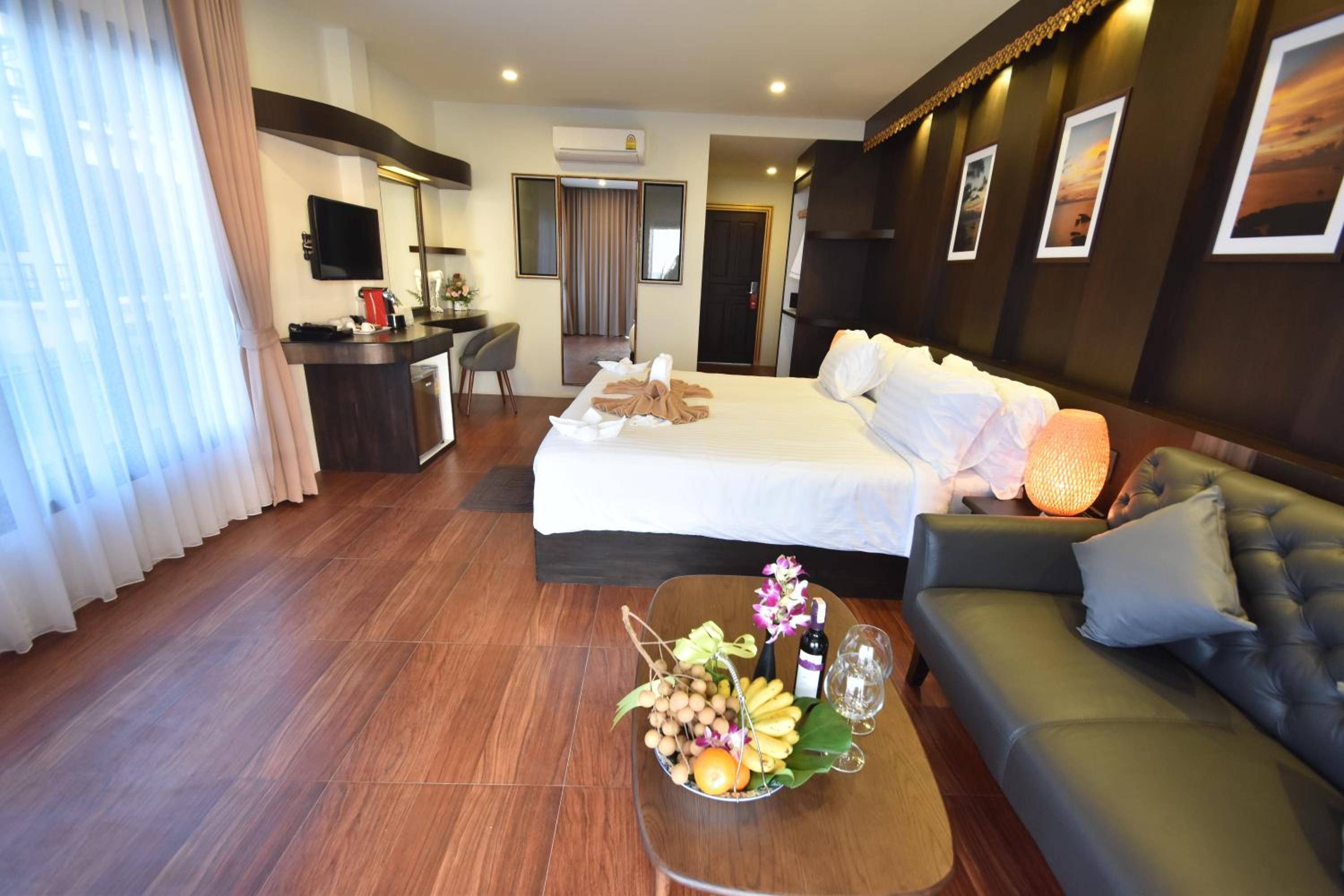 Deluxe Double or Twin Room with Sea View - Photo 18