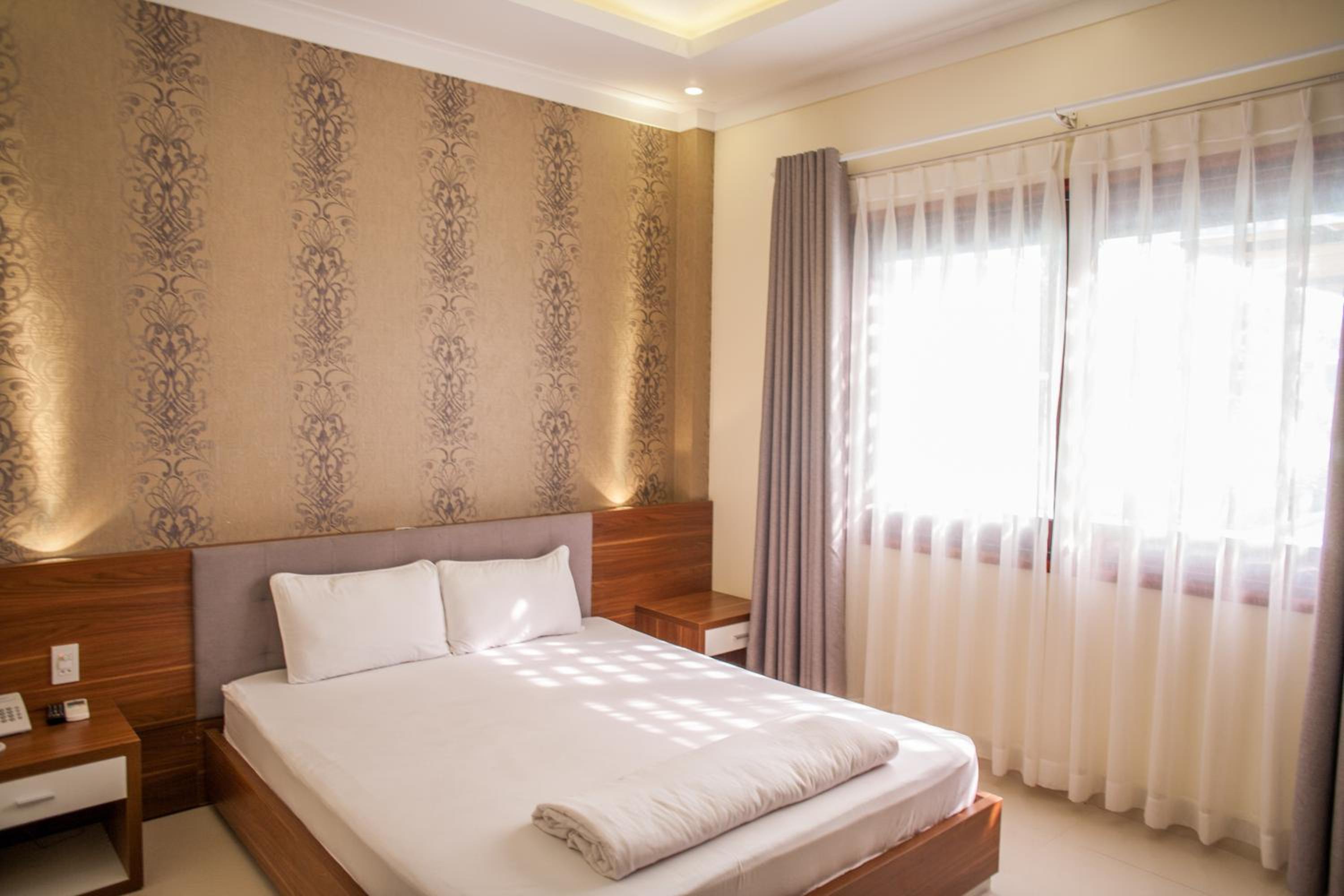 Large Double Room photo 1