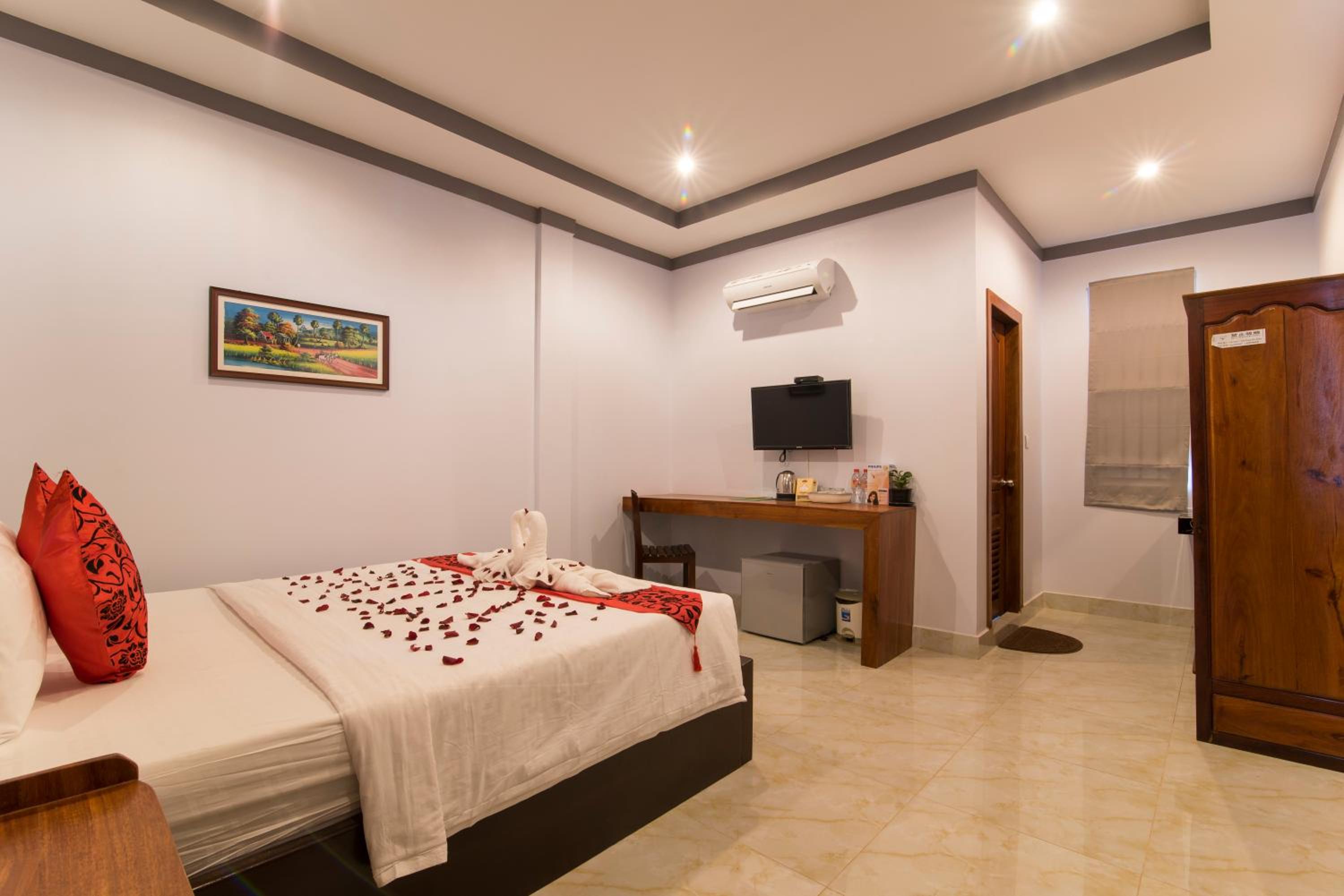 Queen Room - Photo 8