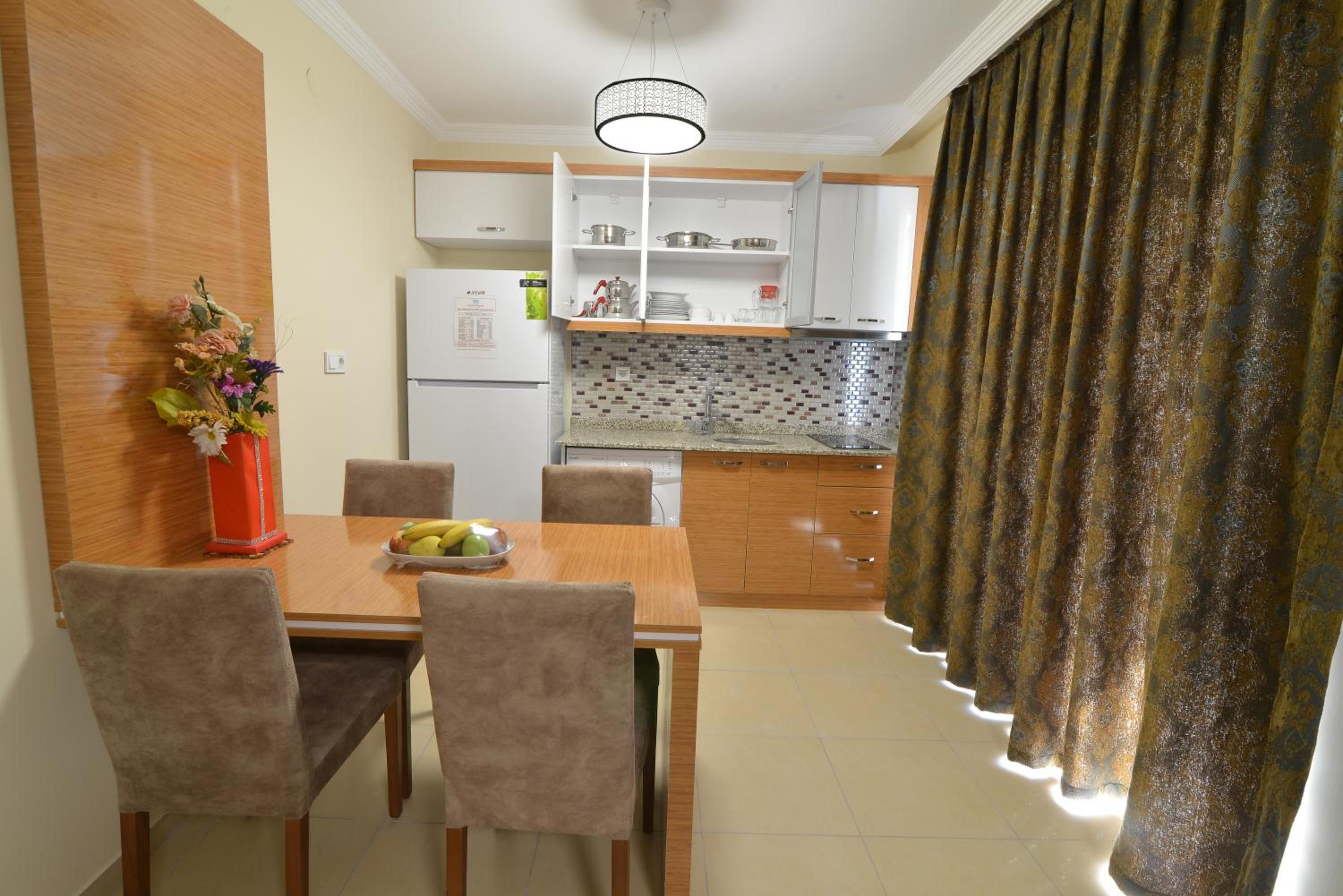 One-Bedroom Apartment with Bath photo 3