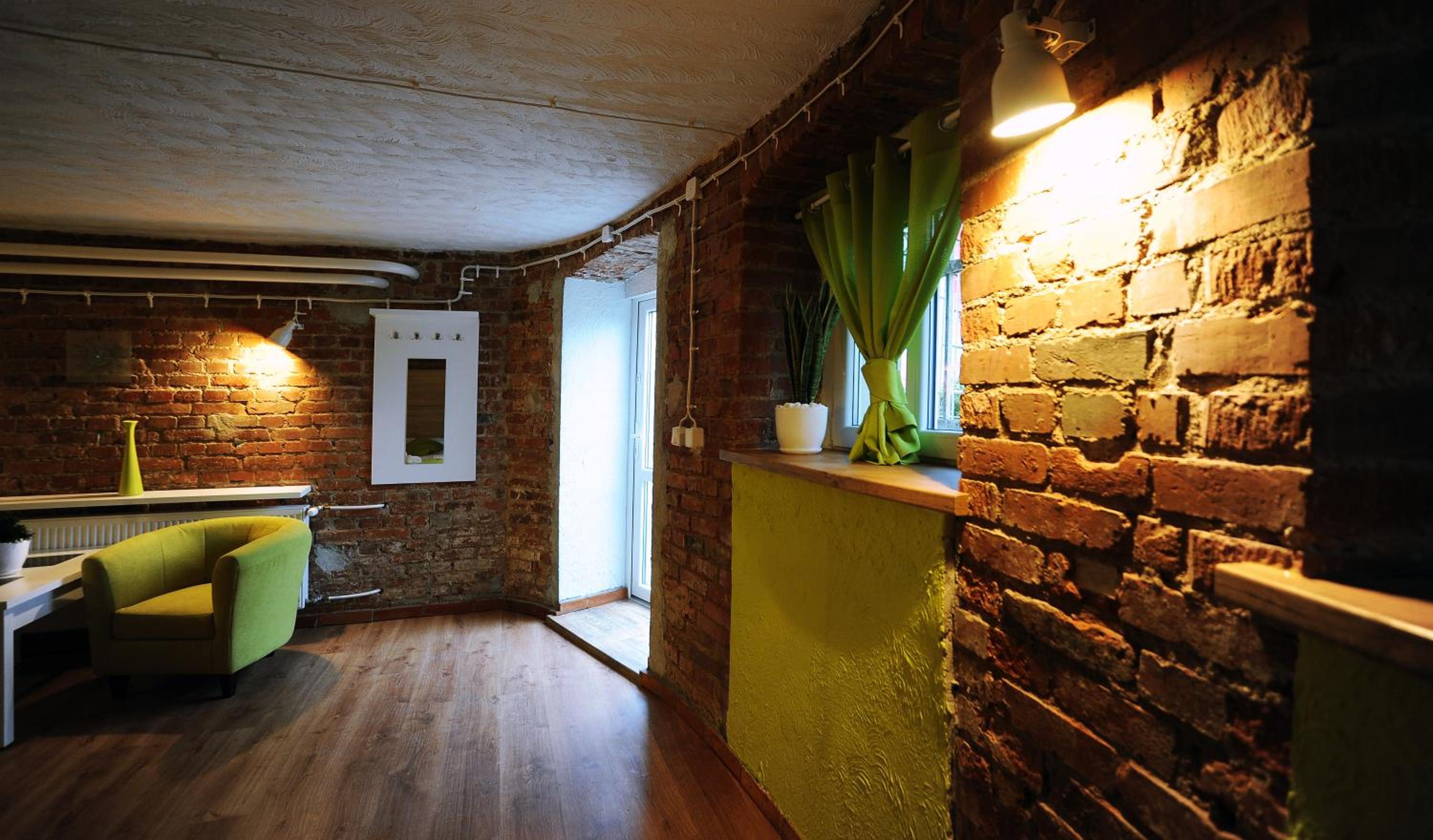 Double Room with Private Bathroom - Photo 14
