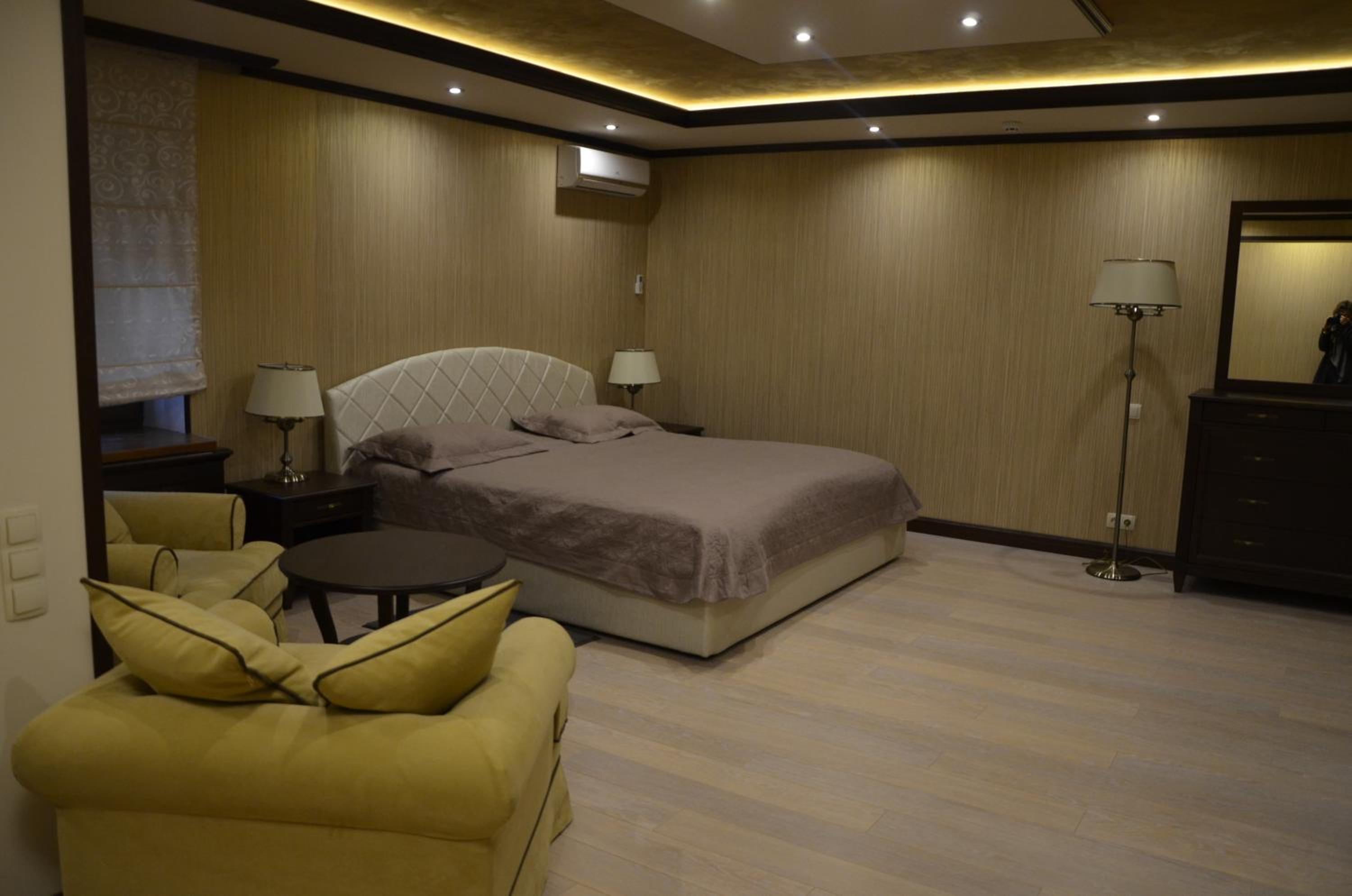Large Double Room photo 2