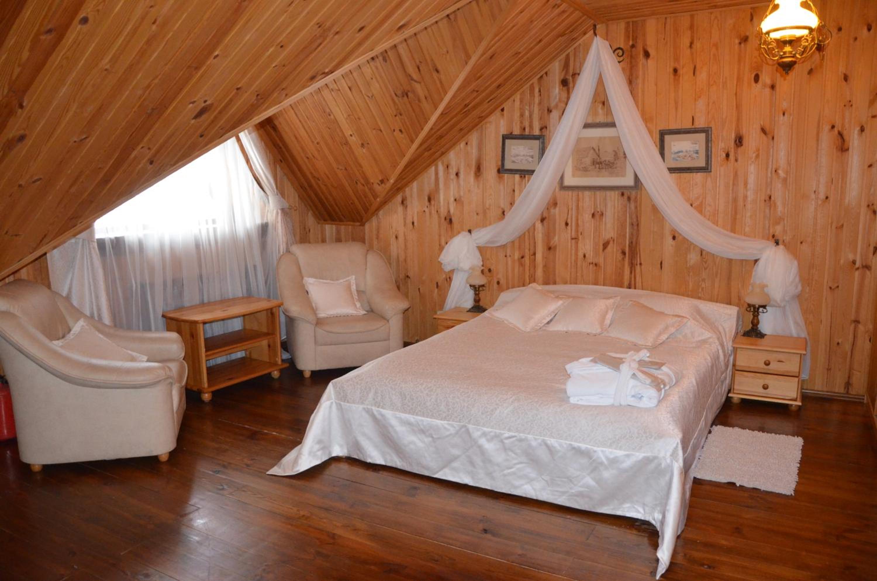 Family Room with Private Bathroom photo 1