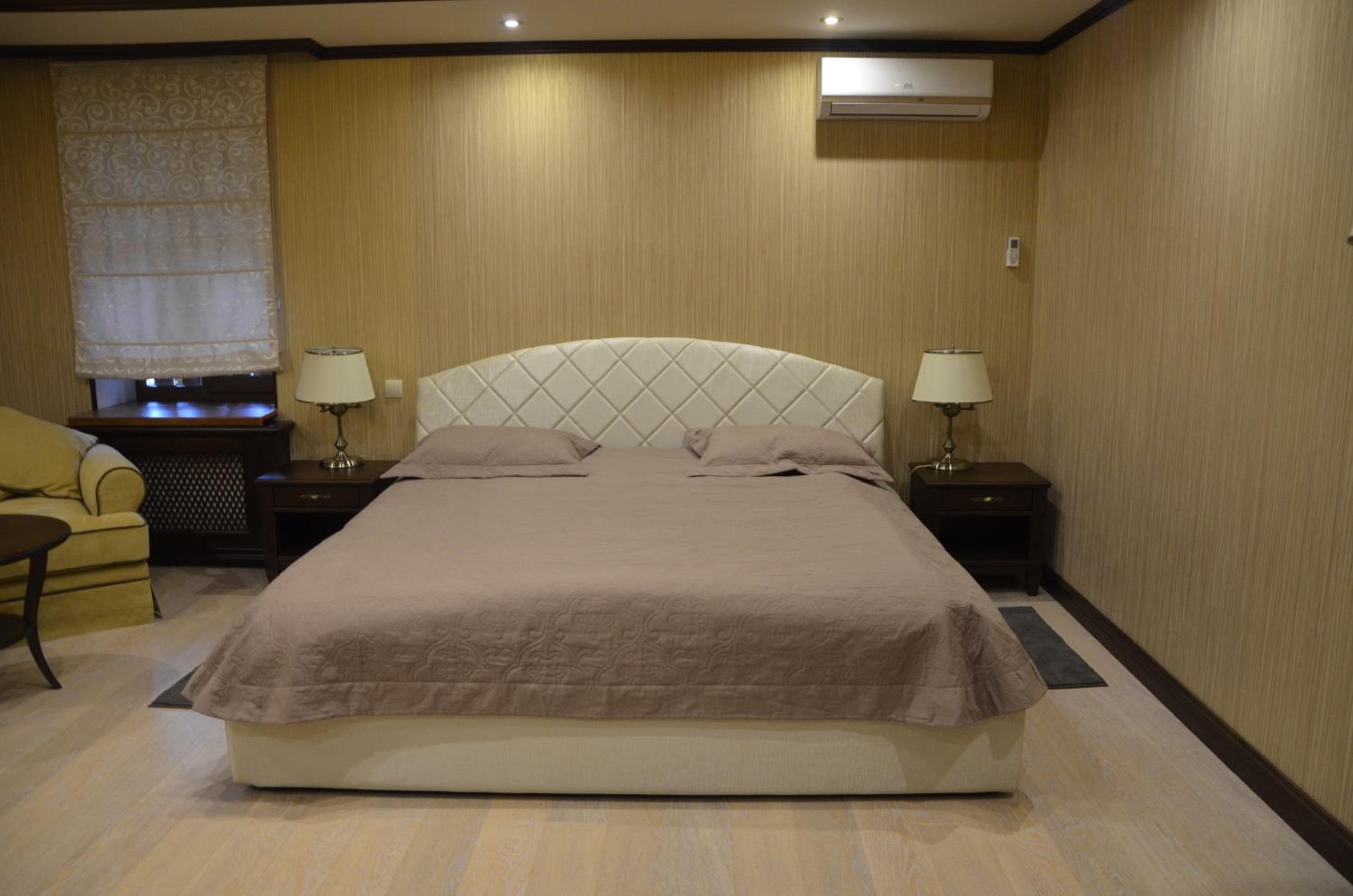 Large Double Room photo 3