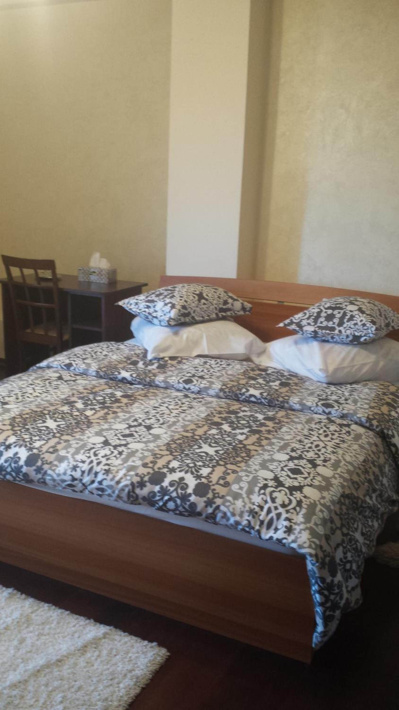 Queen Room with Balcony - Photo 4
