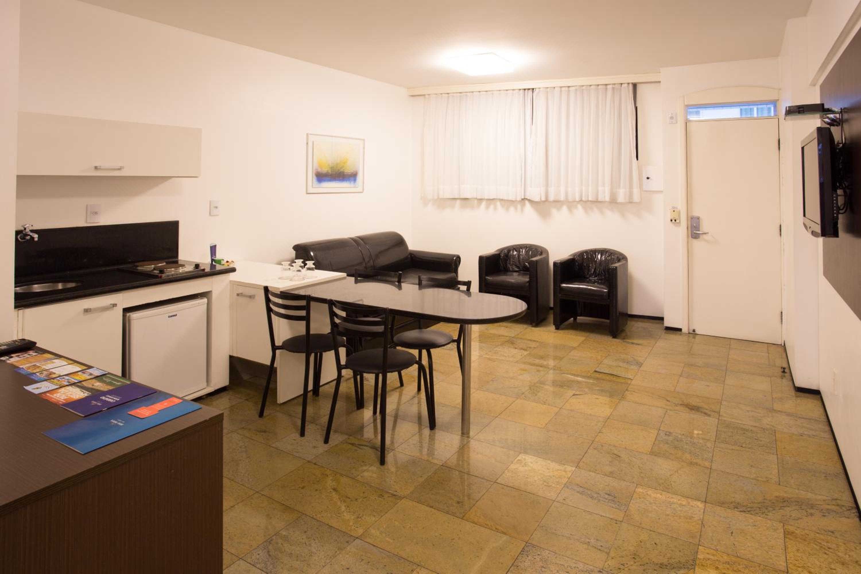 Deluxe Room - Photo 10