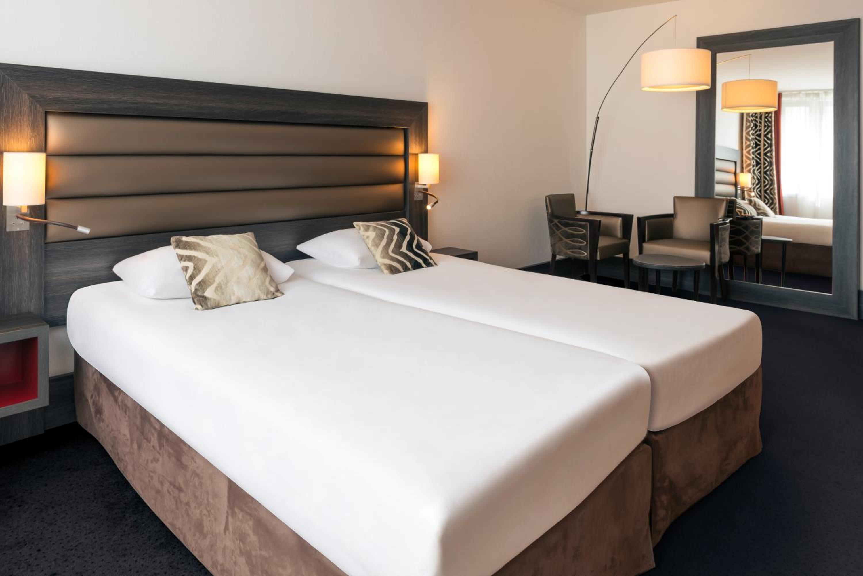 Superior Room with Two Zip Beds - Photo 2