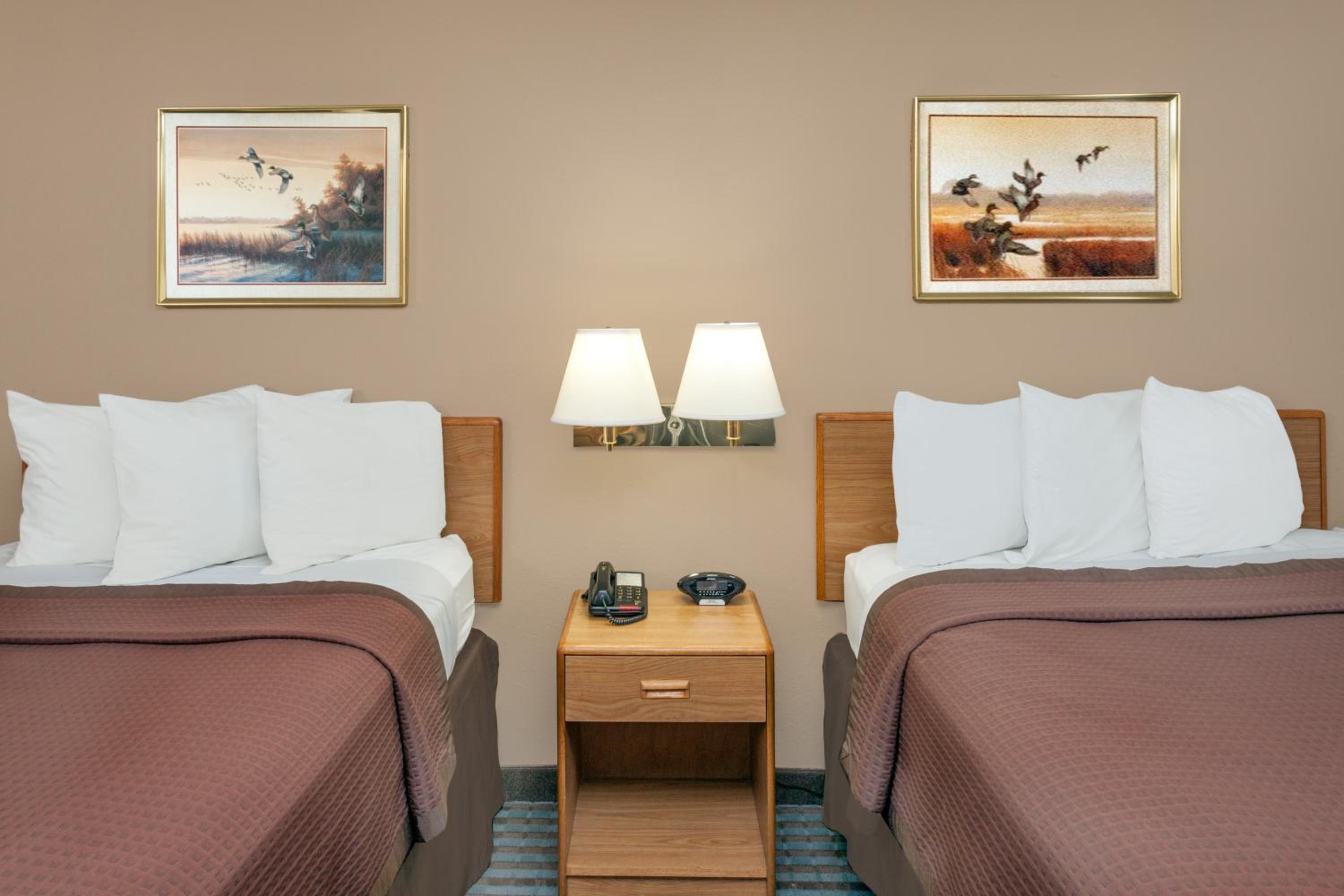 Standard Double Room with Two Double Beds - Non-Smoking photo 2