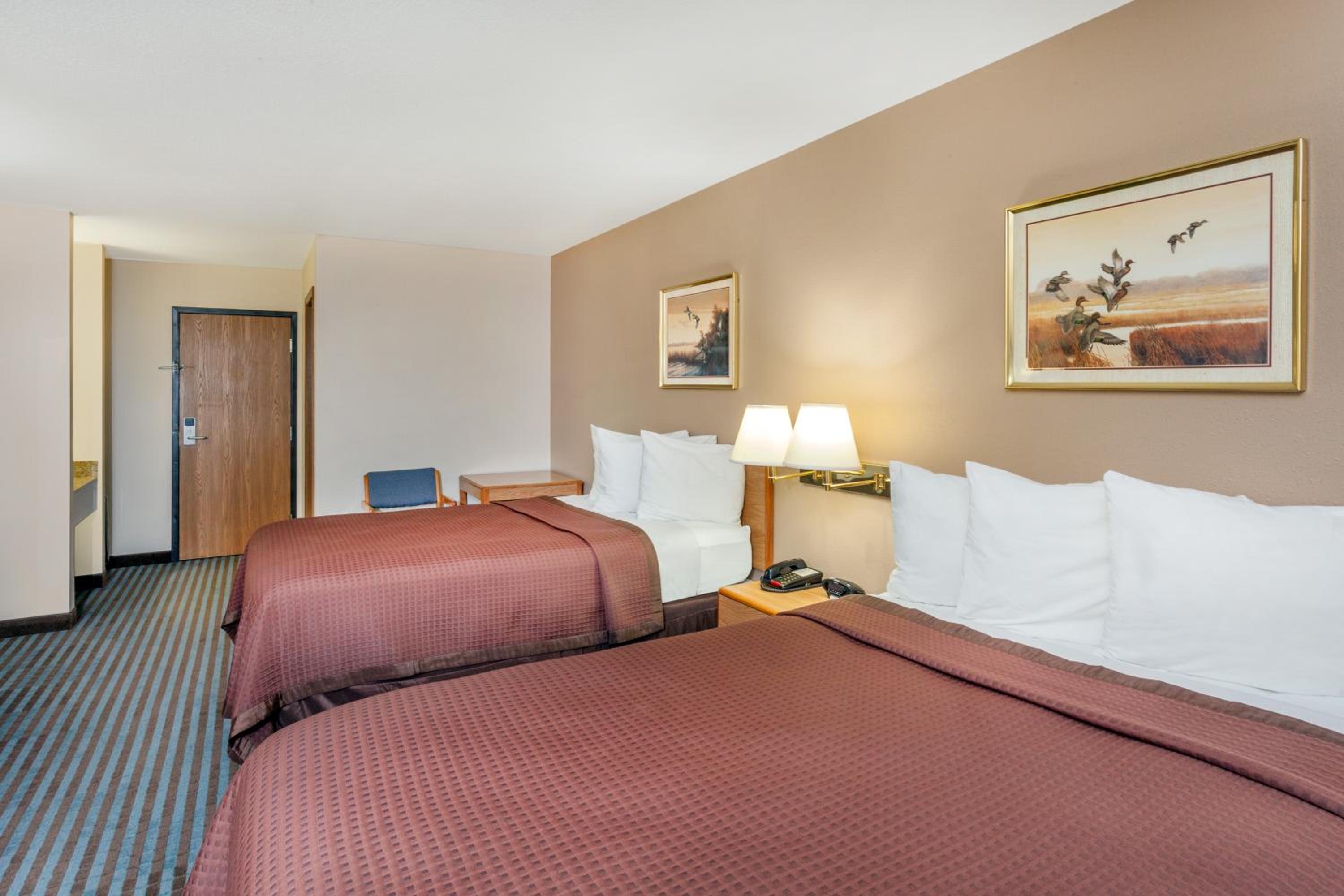 Standard Double Room with Two Double Beds - Non-Smoking photo 3