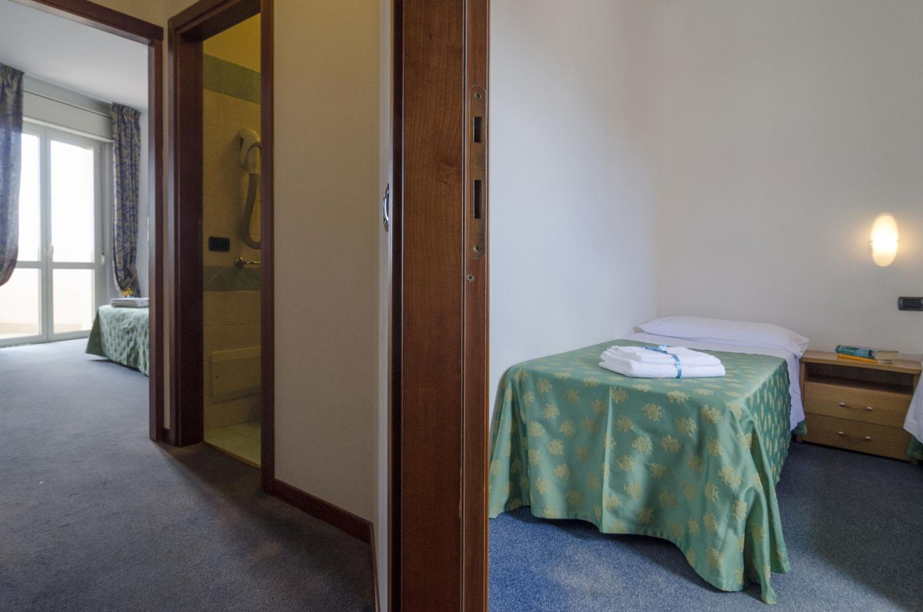 Two Connecting Double Rooms photo 3