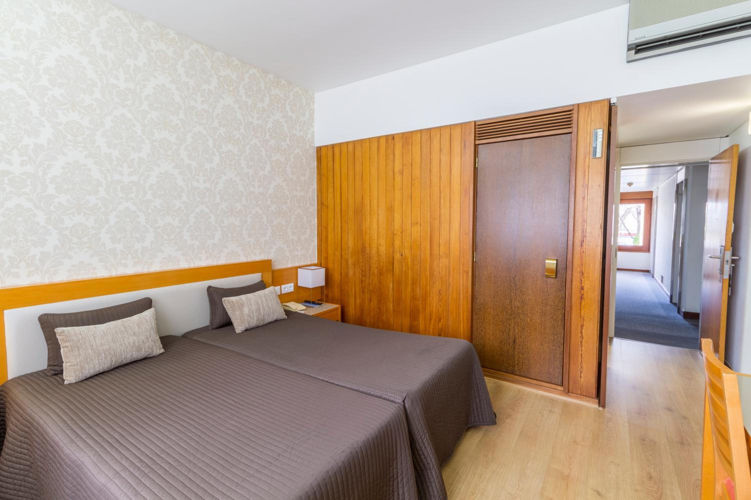 Twin Room - Photo 6