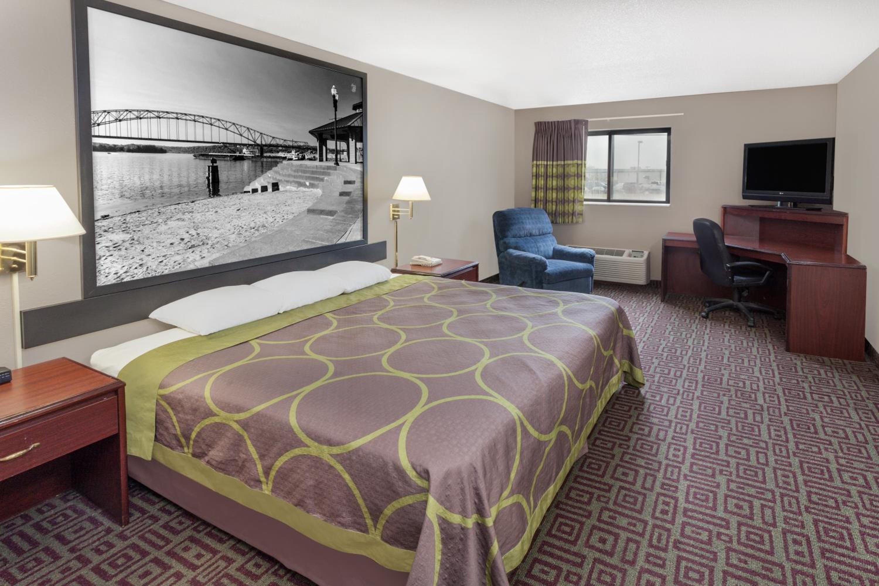 King Room - Non-Smoking - Photo 1