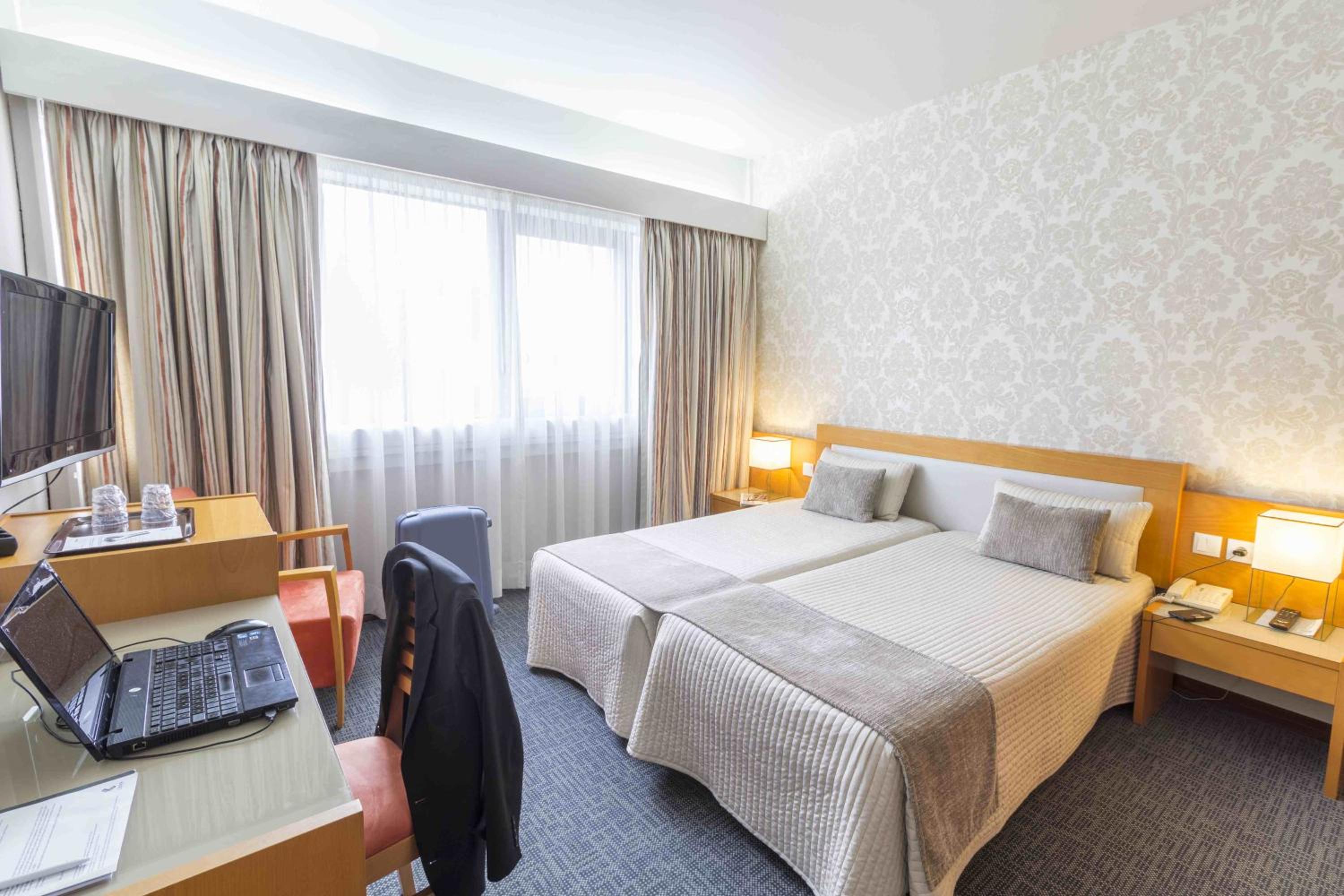 Twin Room - Photo 1