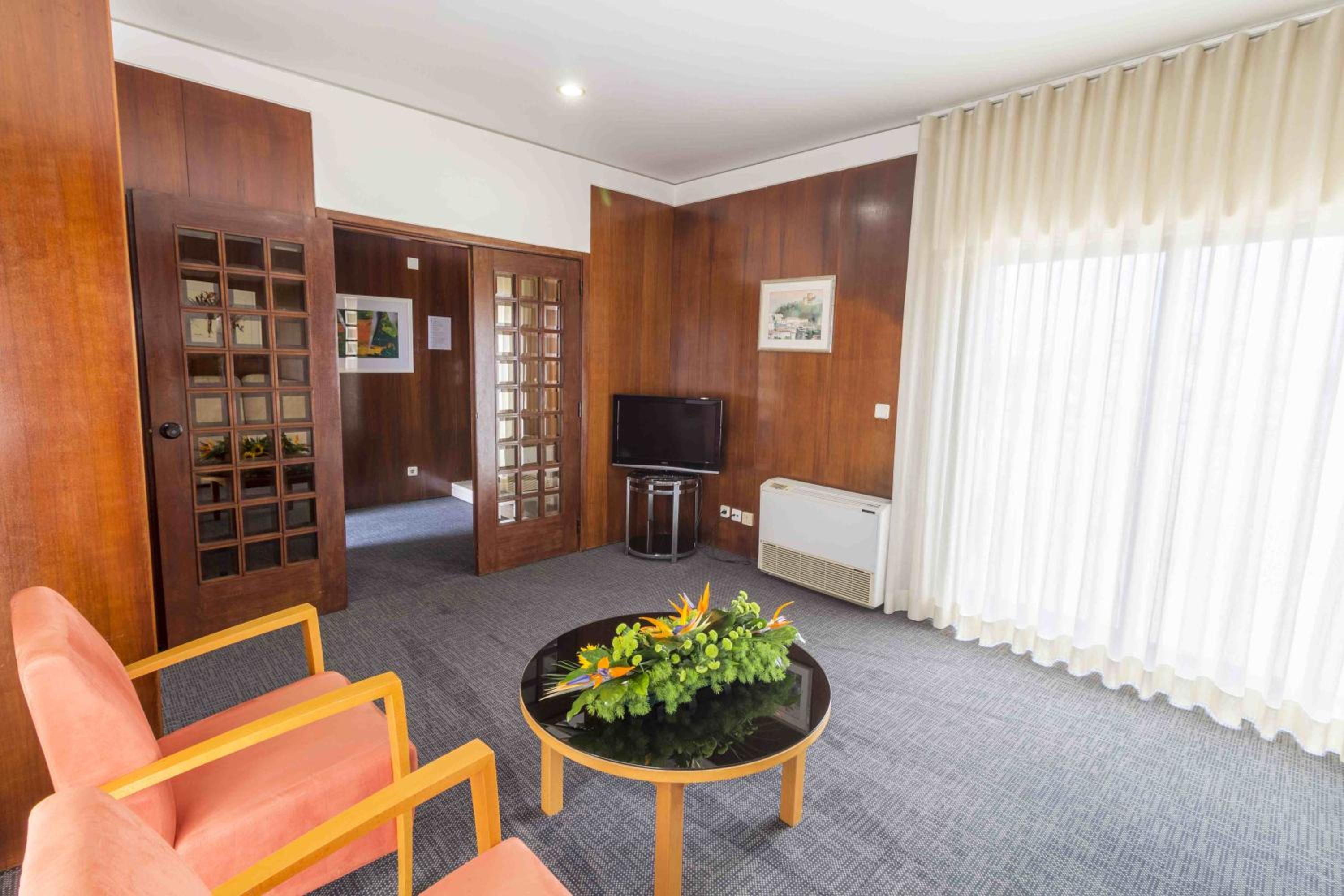 Suite - Photo 3