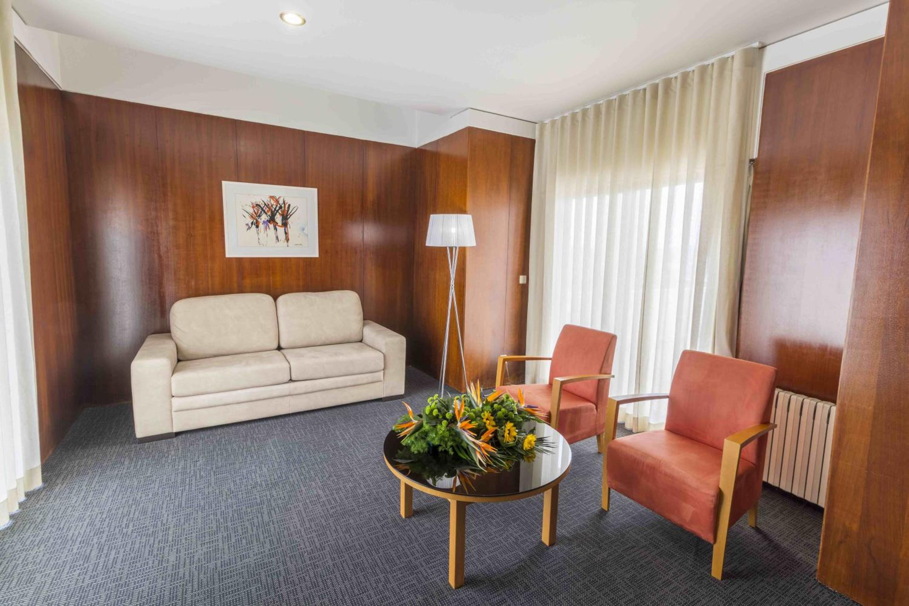 Suite - Photo 4