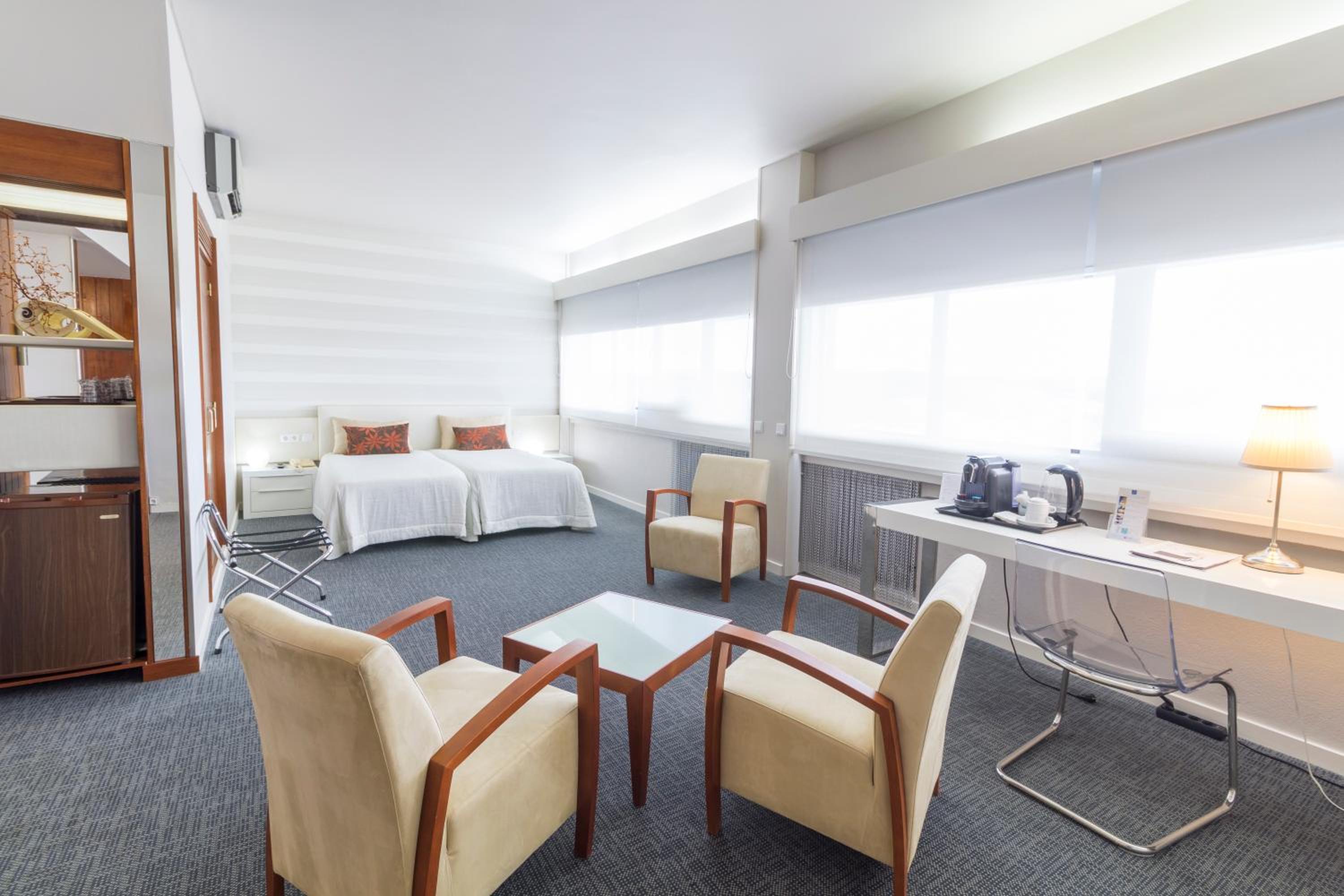 Suite - Photo 7