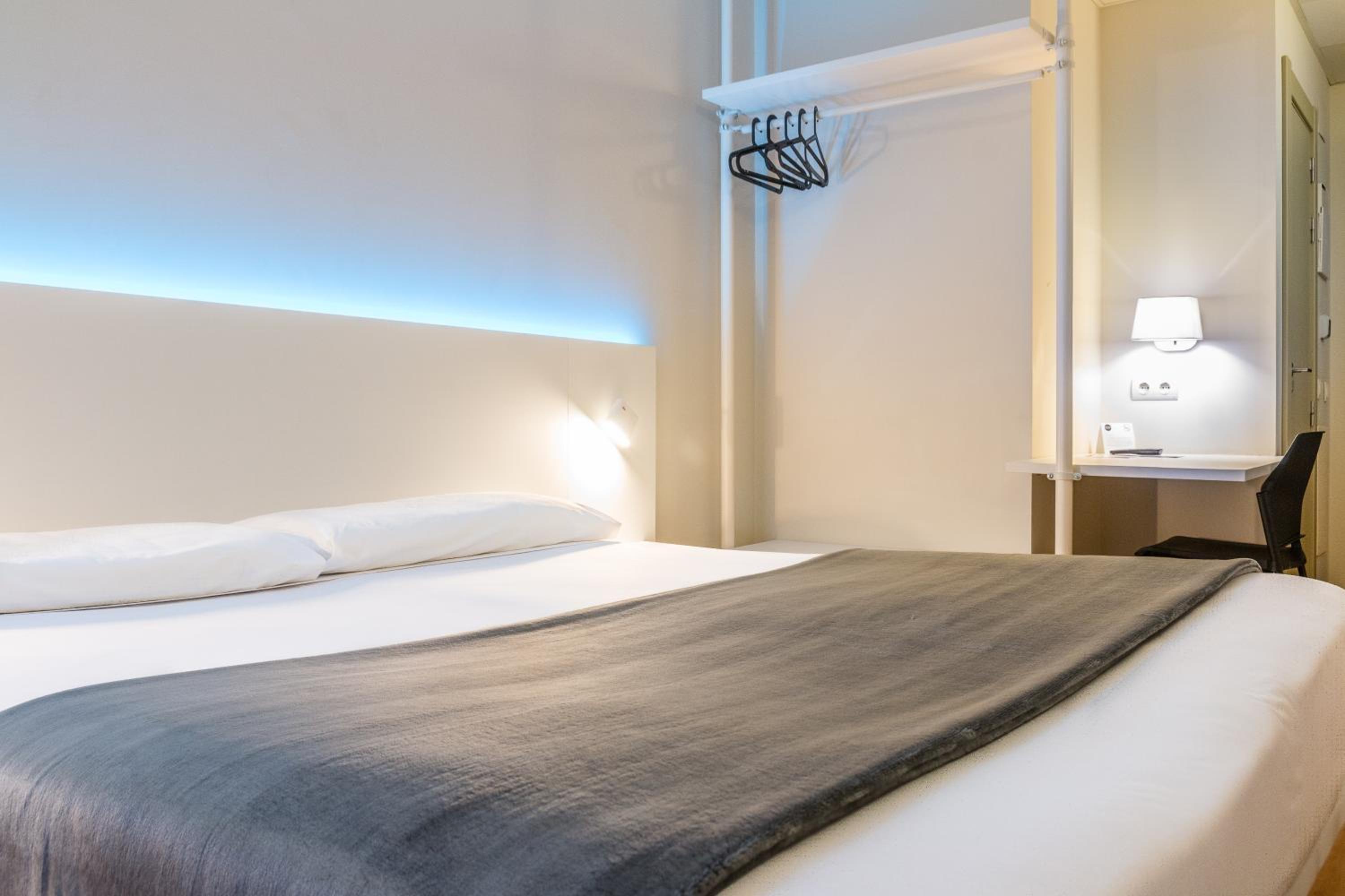 Double or Twin Room - Photo 2