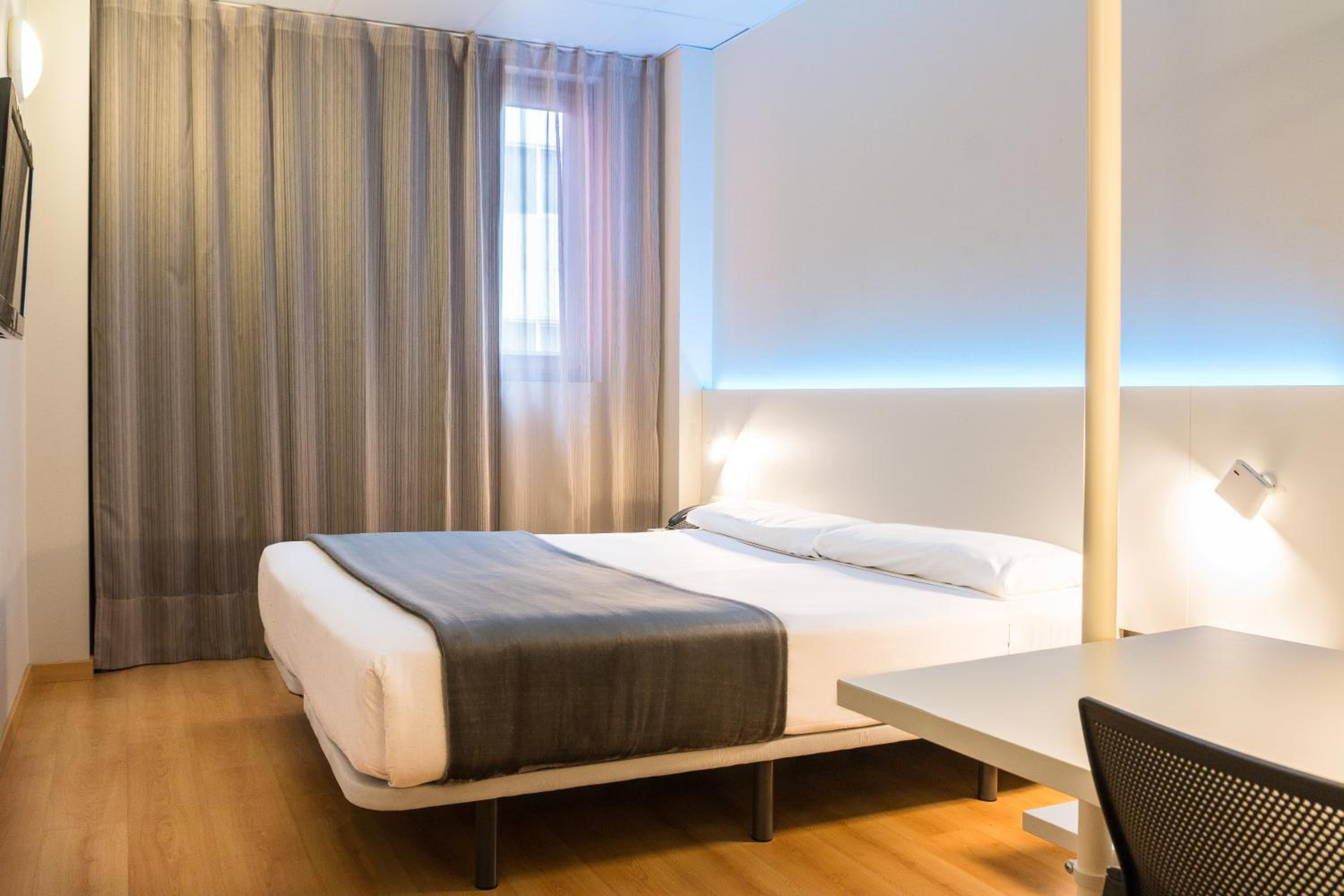 Double or Twin Room - Photo 1