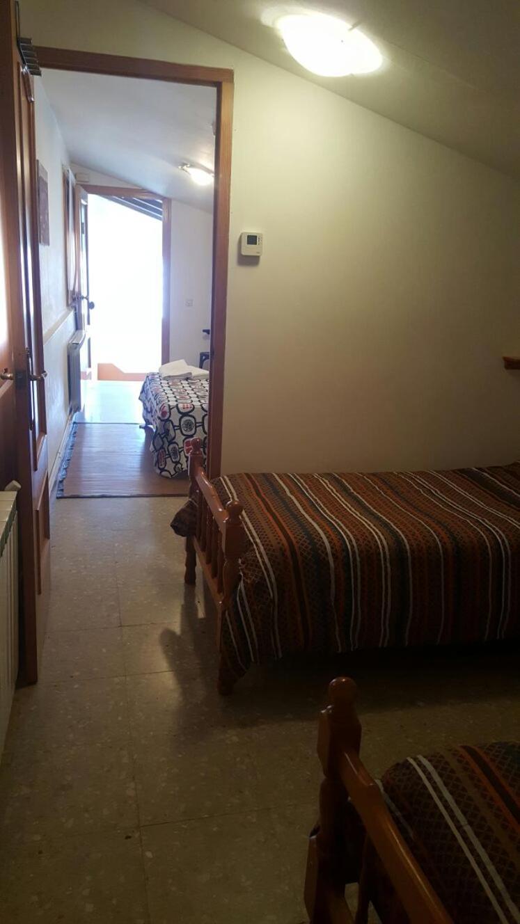 Quadruple Room with Private Bathroom photo 2