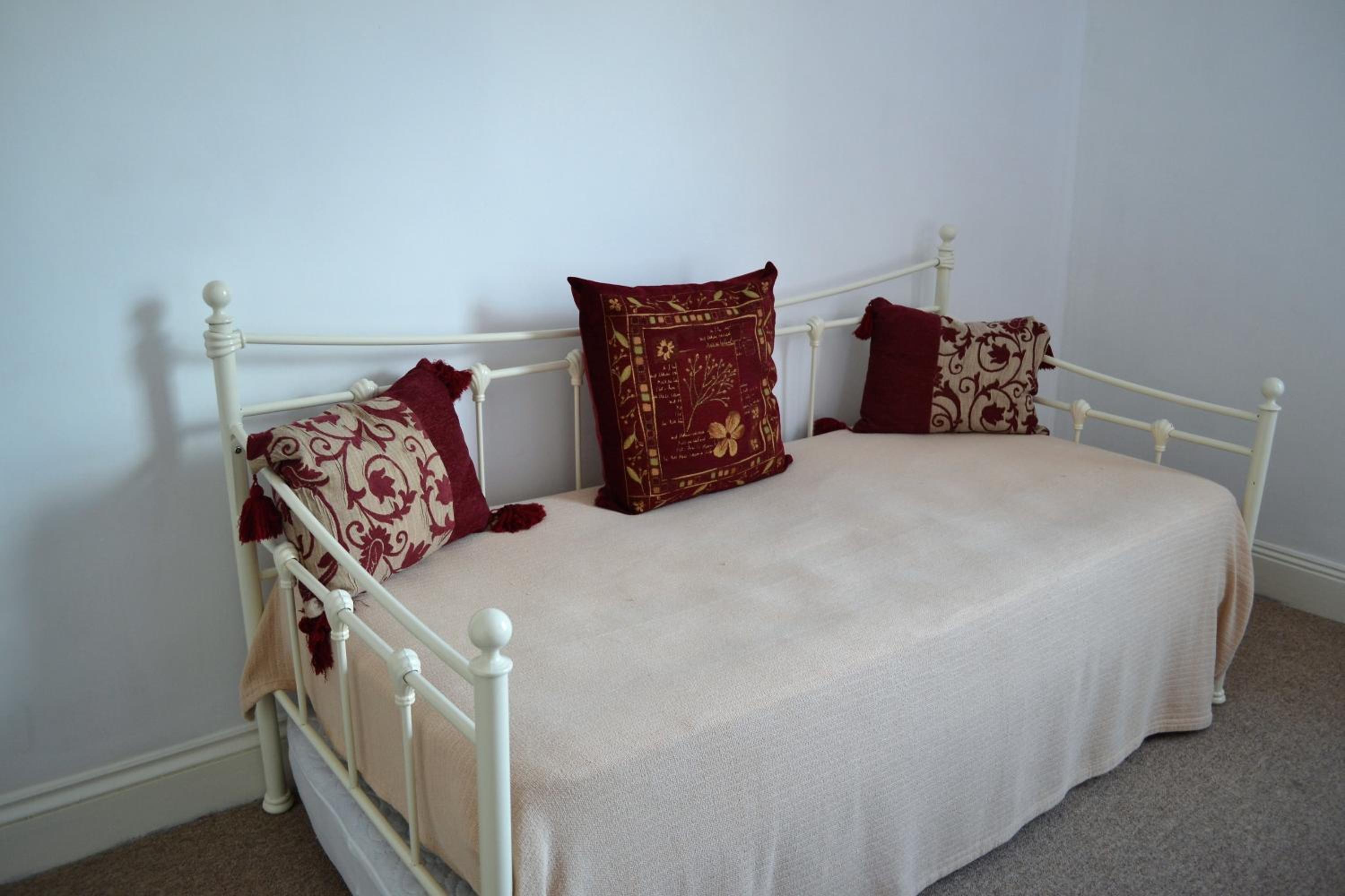 Family Room (2 Adults + 1 Child) photo 2