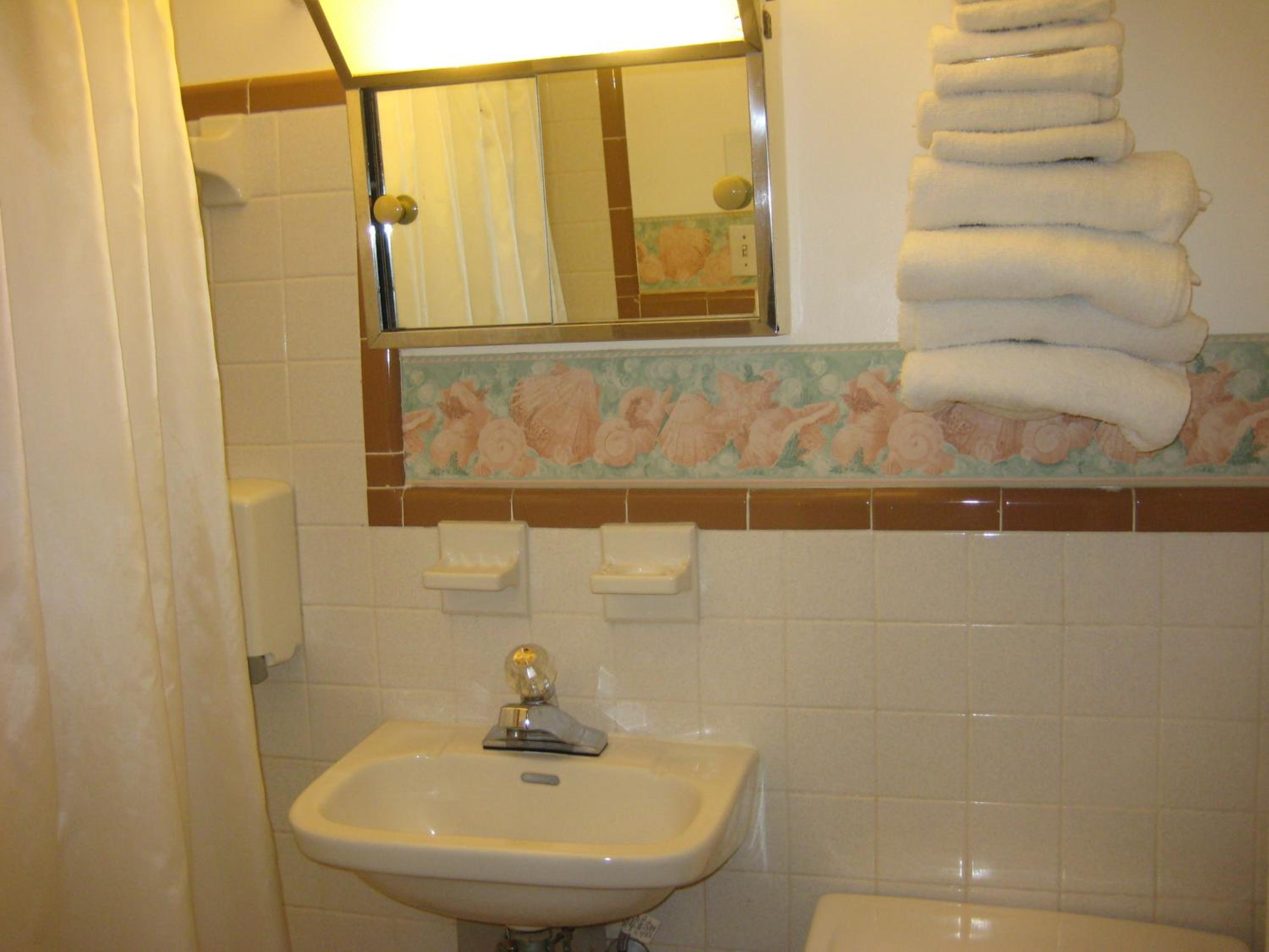 Kitchenette with 2 Double Beds photo 2