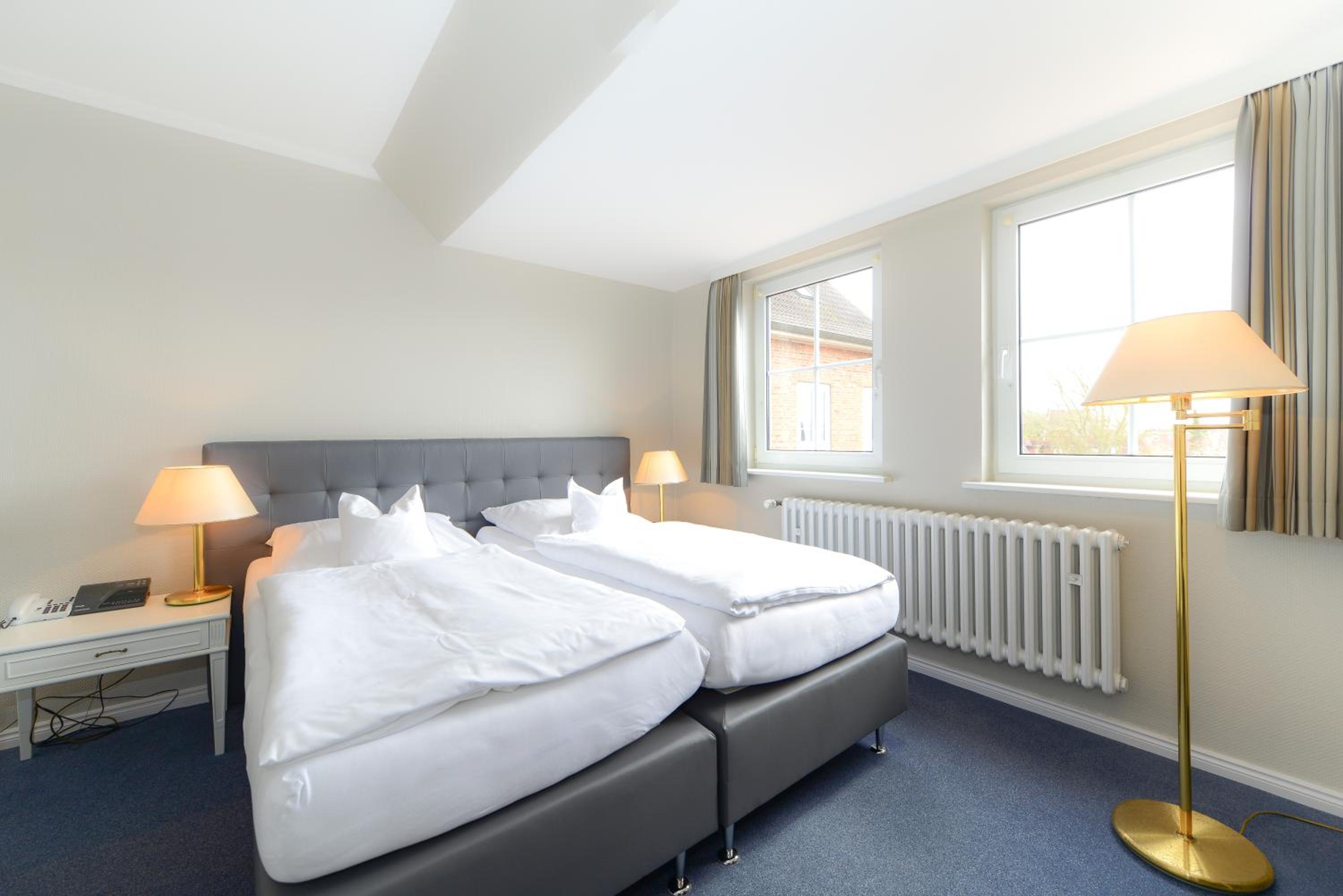 Economy Double Room Landside photo 1