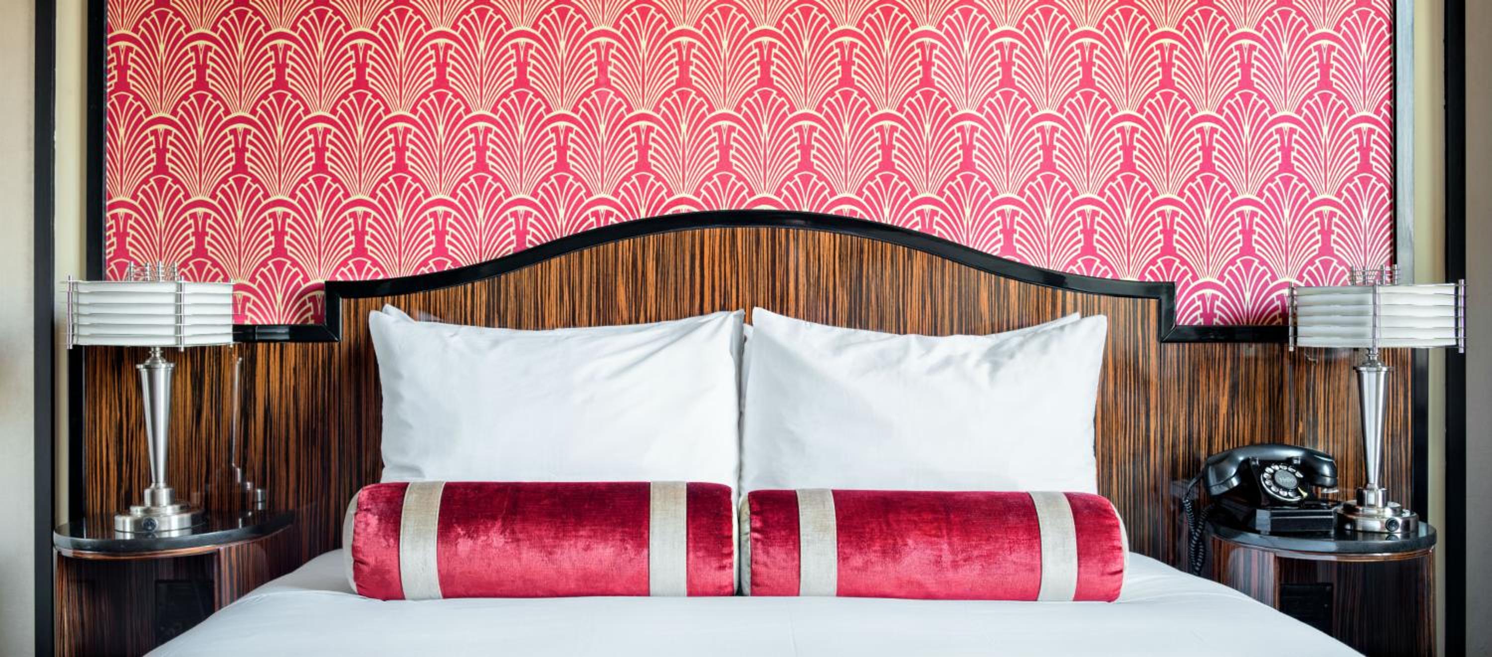 Queen Room (The Grove) photo 2