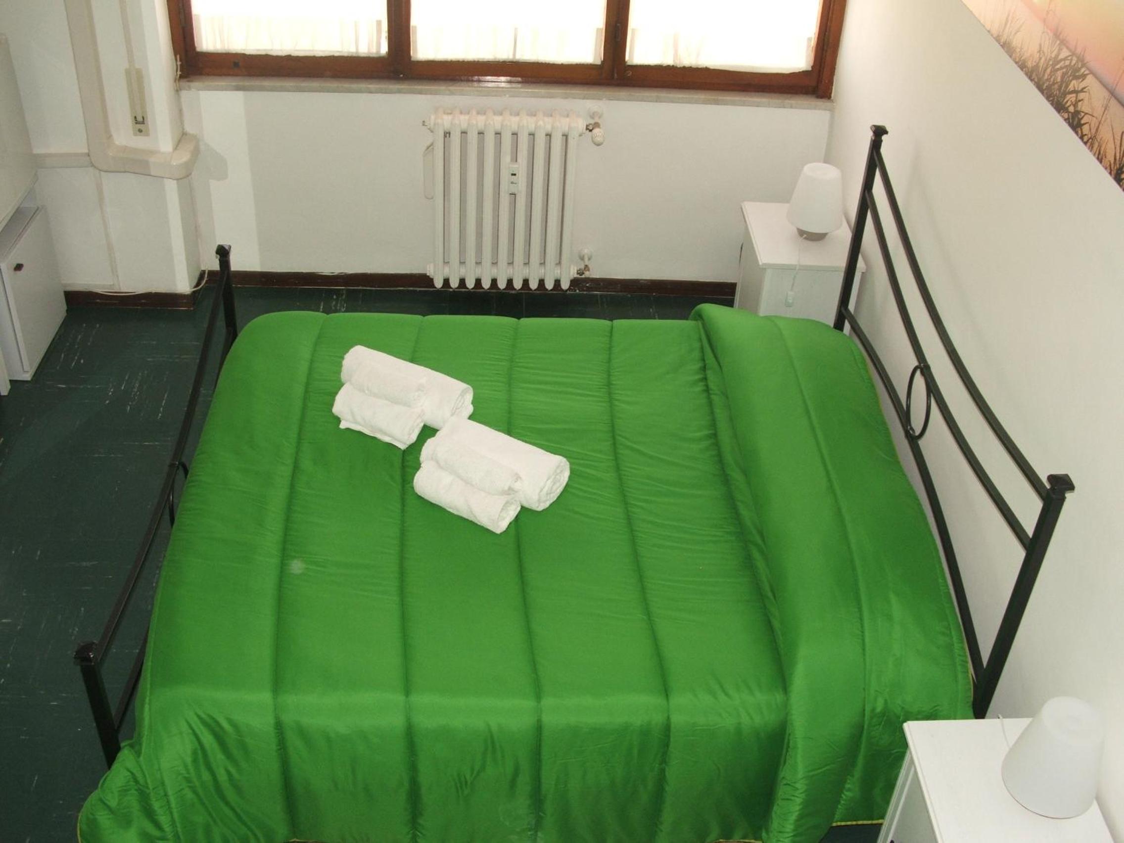 Quadruple Room with Private External Bathroom photo 3