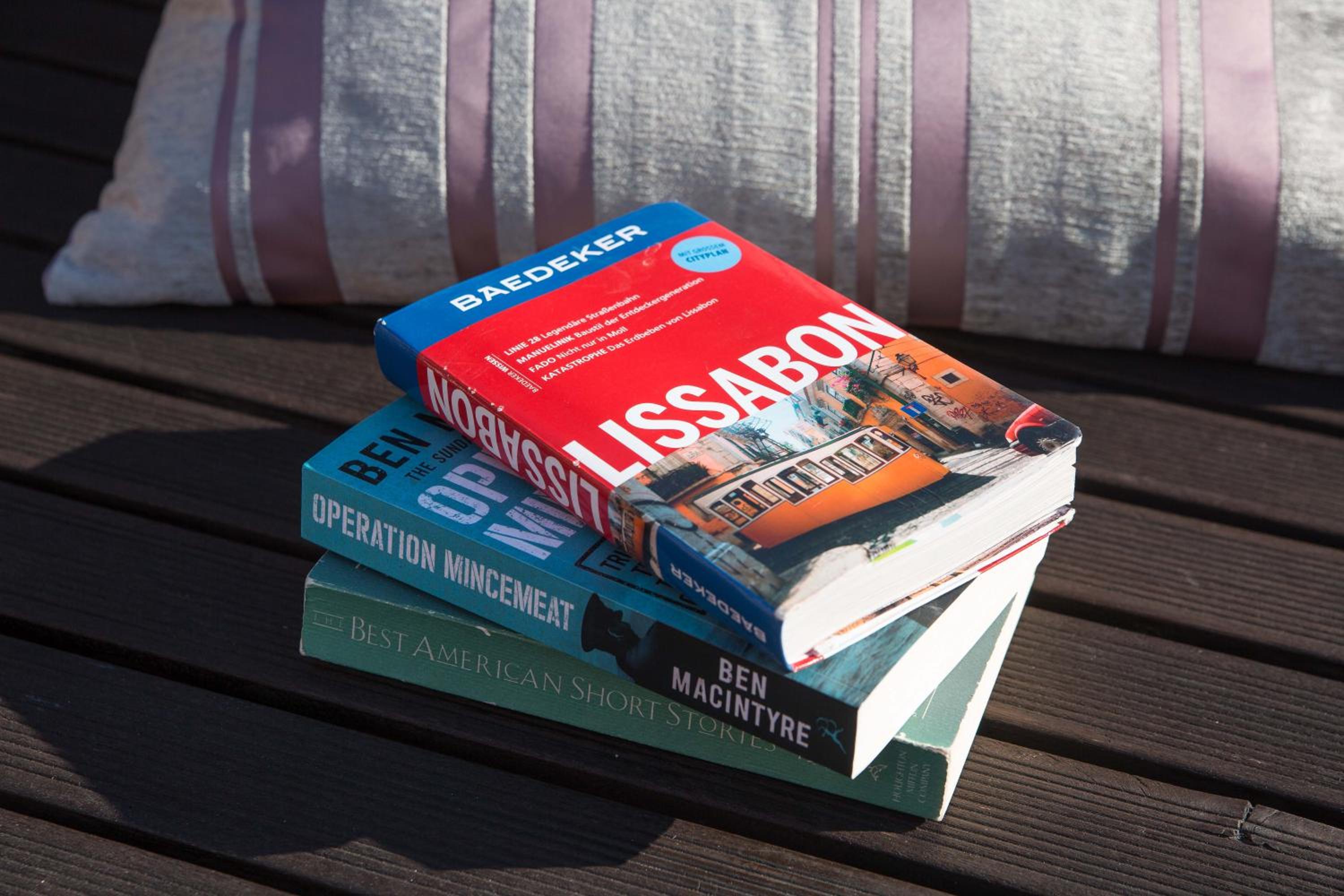 Two-Bedroom Apartment - Photo 23