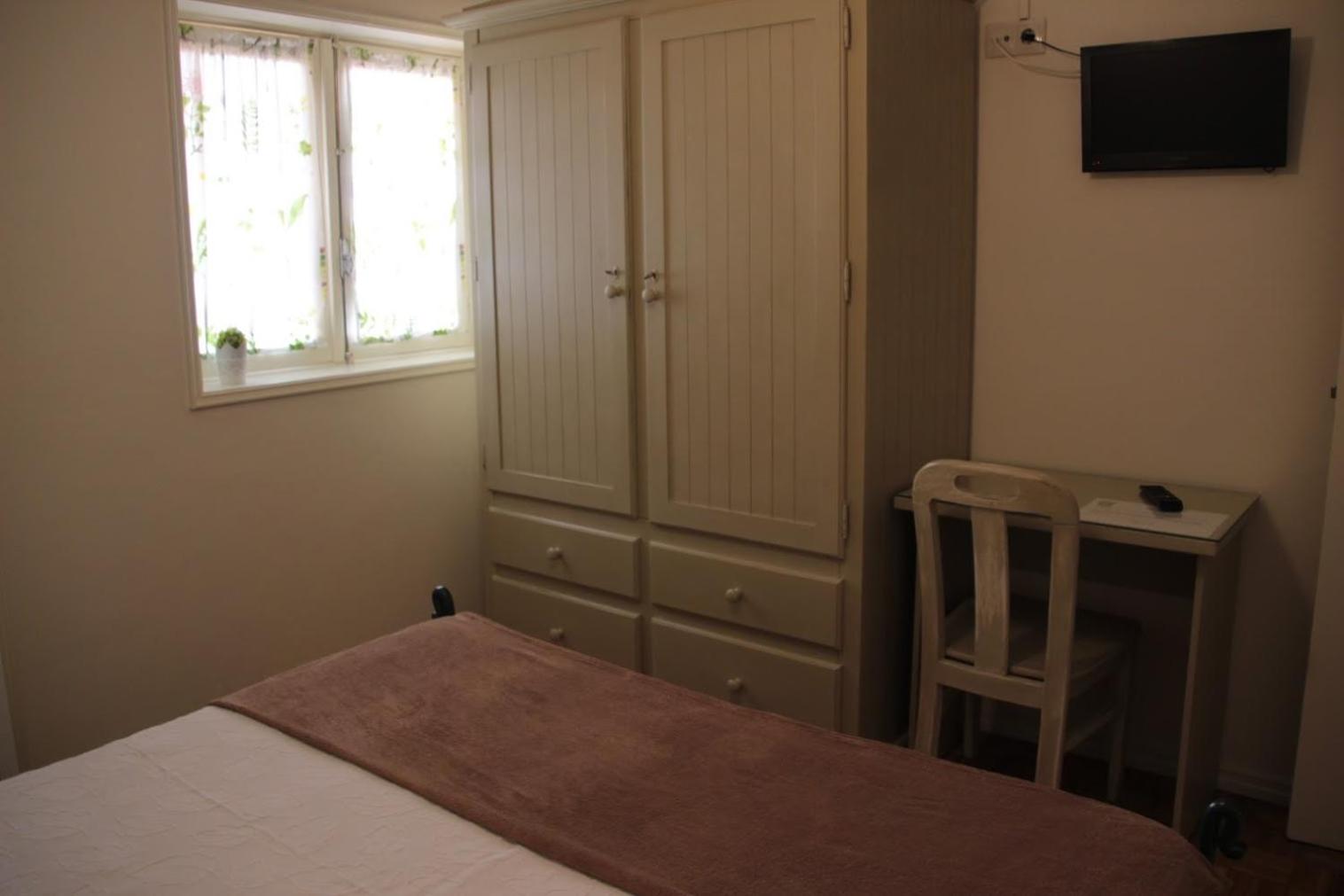 Standard Double Room - Photo 6