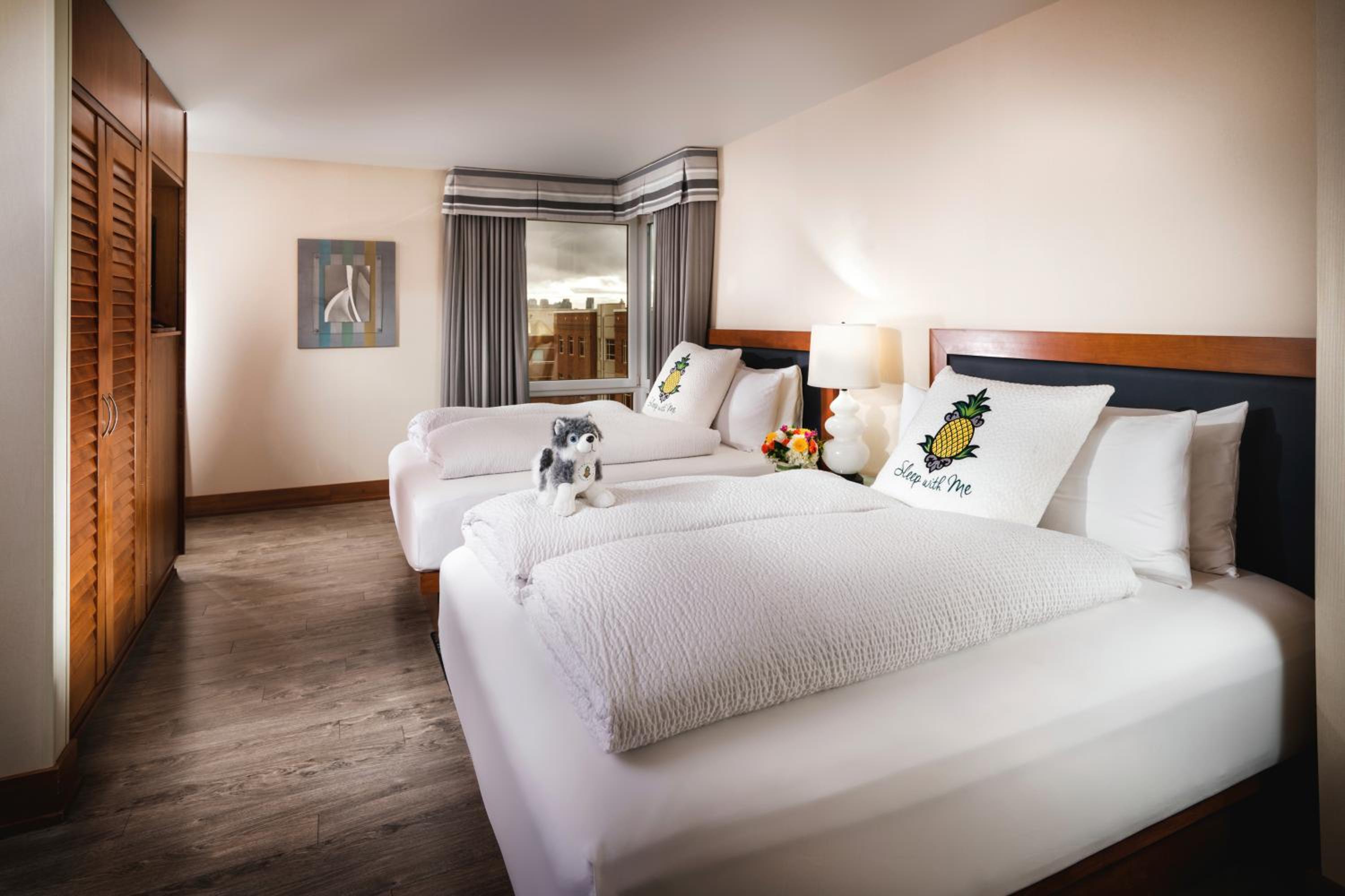 Studio Two Queen Mobility Accessible w/Roll-in Shower & Communication Features