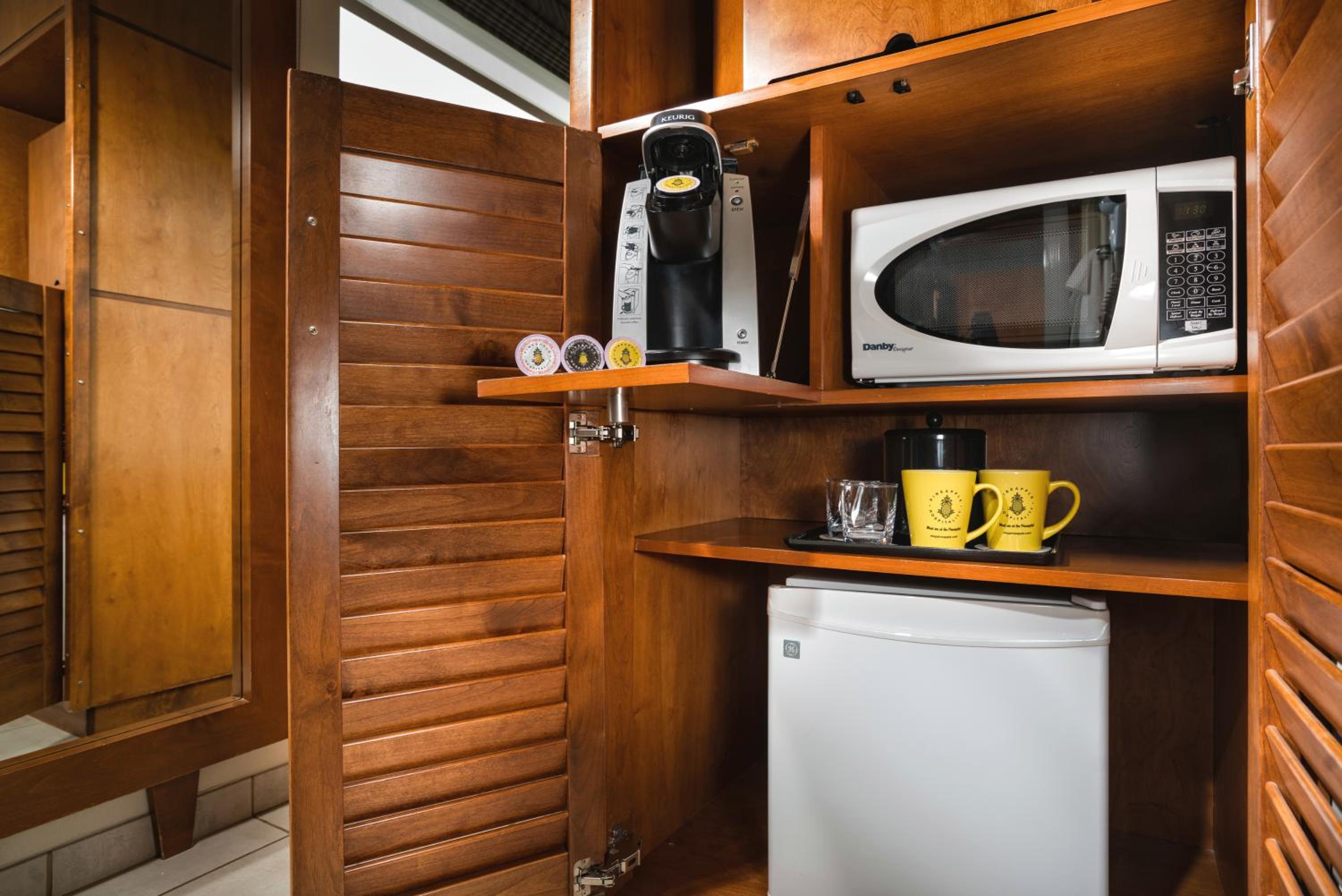Studio Two Queen Mobility Accessible w/Roll-in Shower & Communication Features photo 3