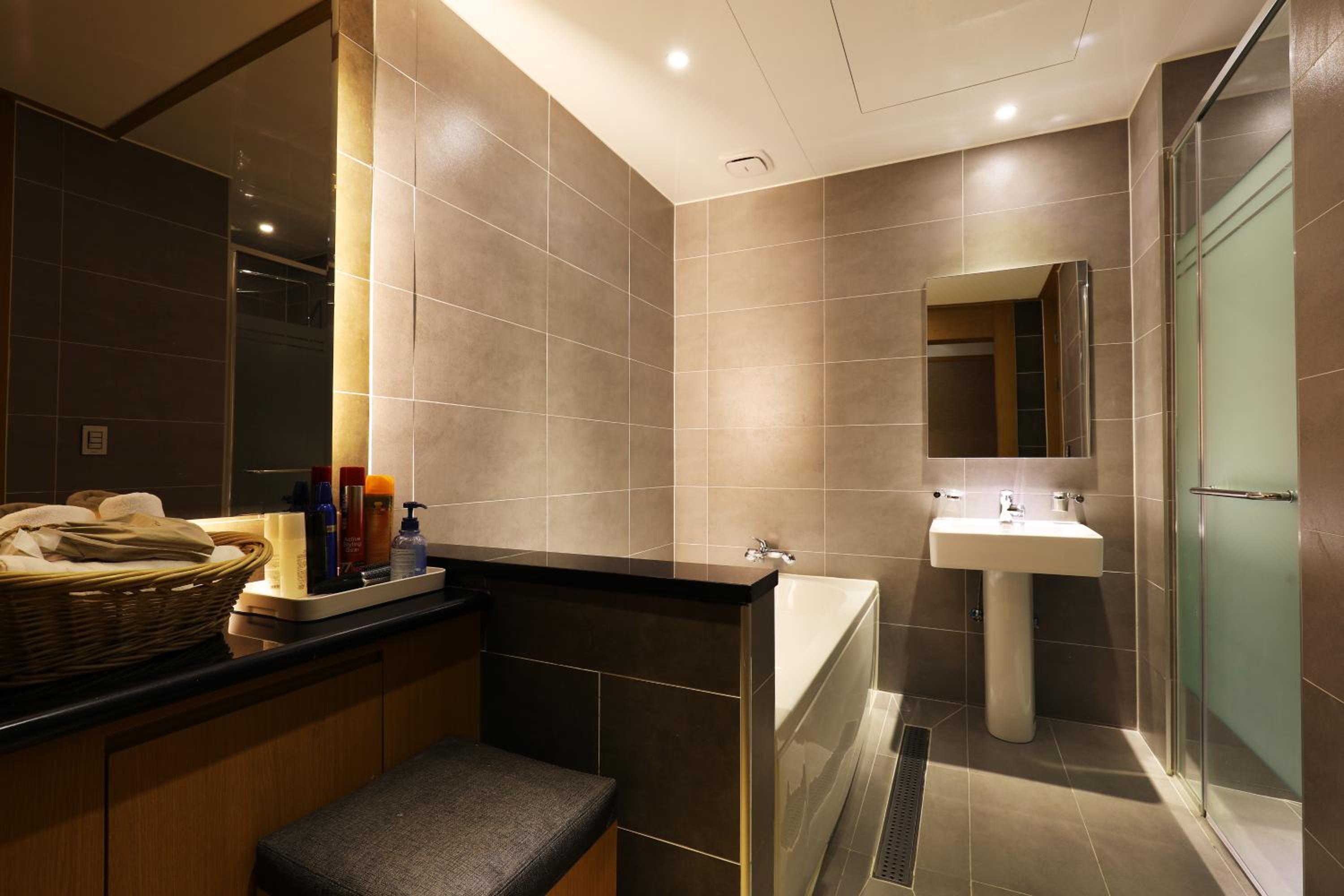 Standard Double Room - Photo 10