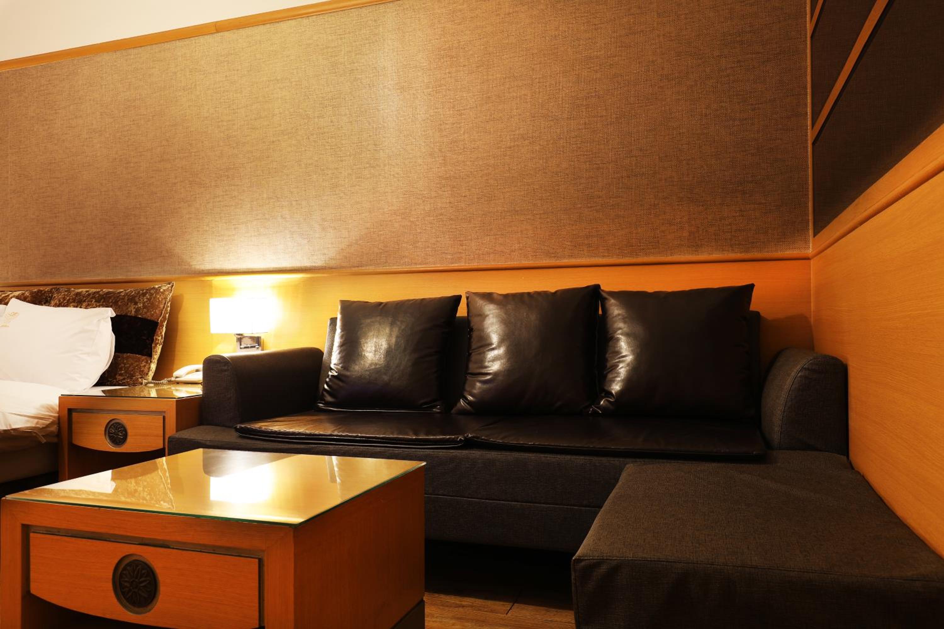 Standard Double Room - Photo 8